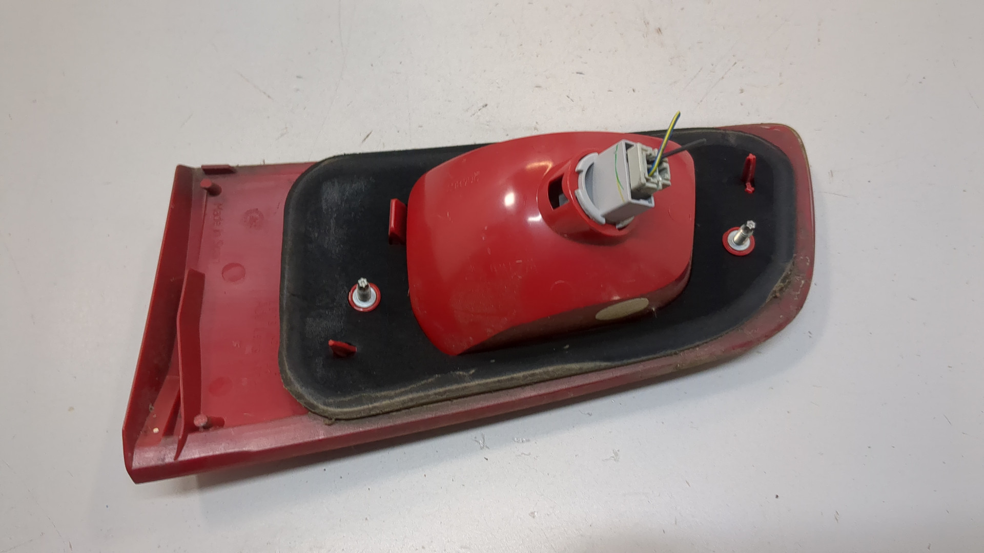 Фонарь задний внутренний левый