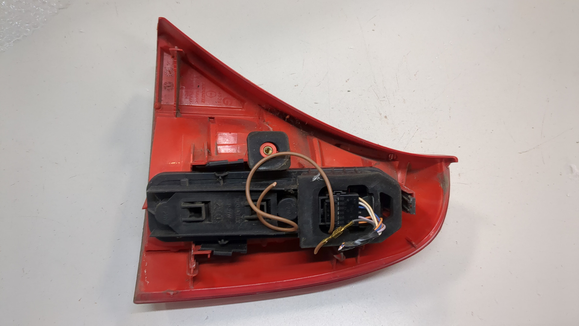 Фонарь задний левый