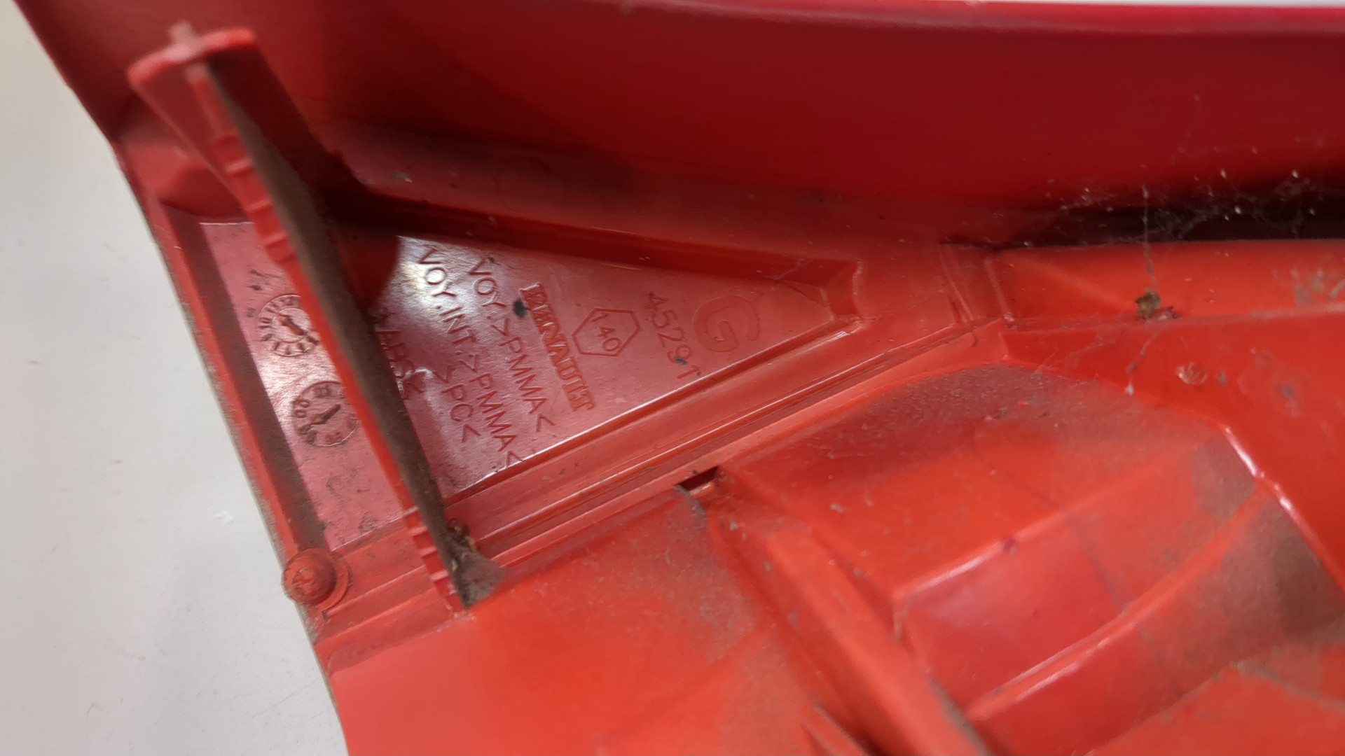 Фонарь задний левый