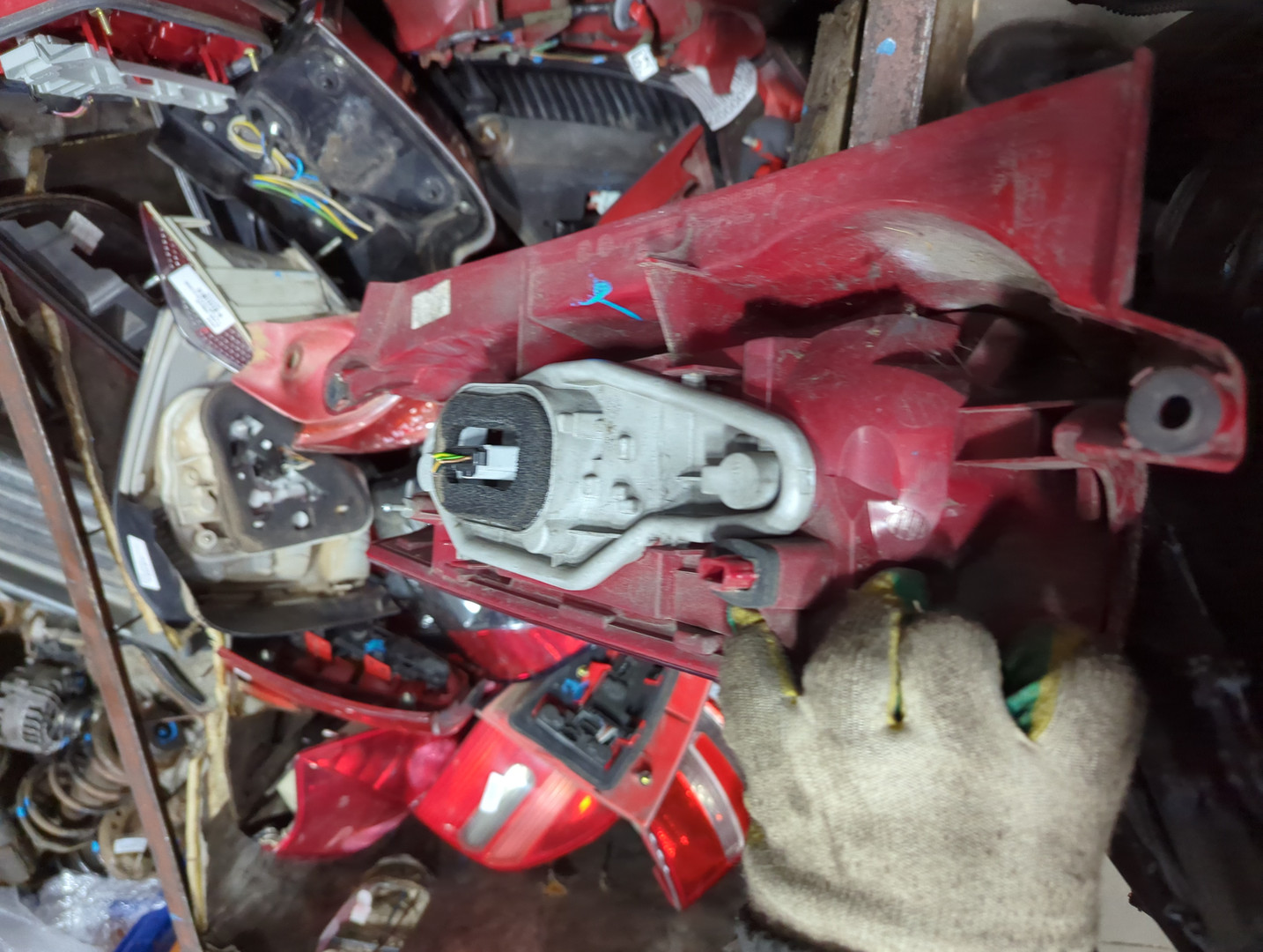 Фонарь задний правый