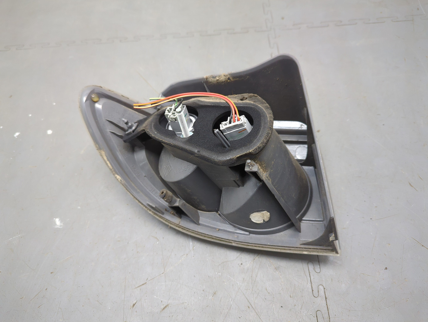 Фонарь задний правый