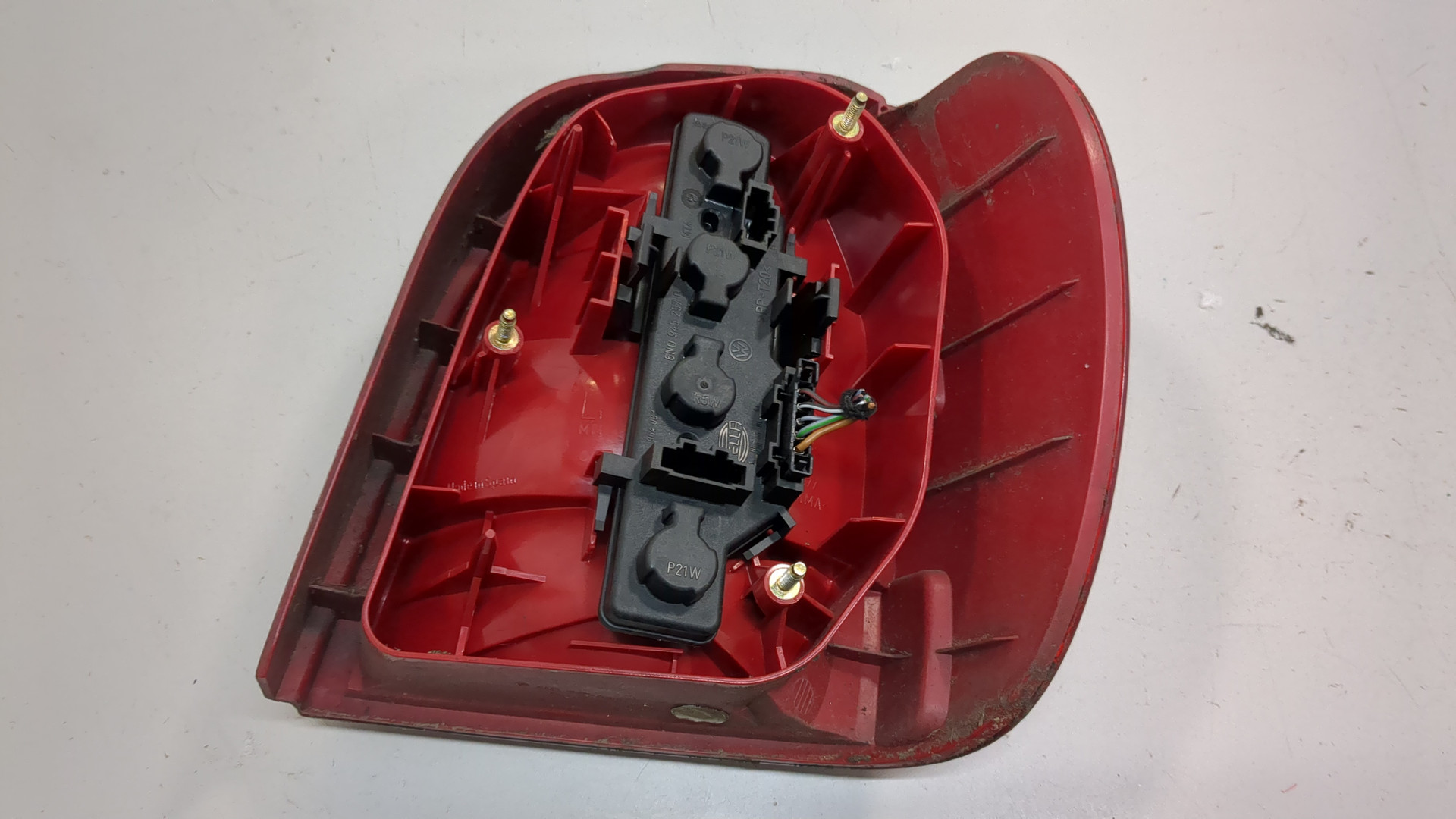 Фонарь задний левый