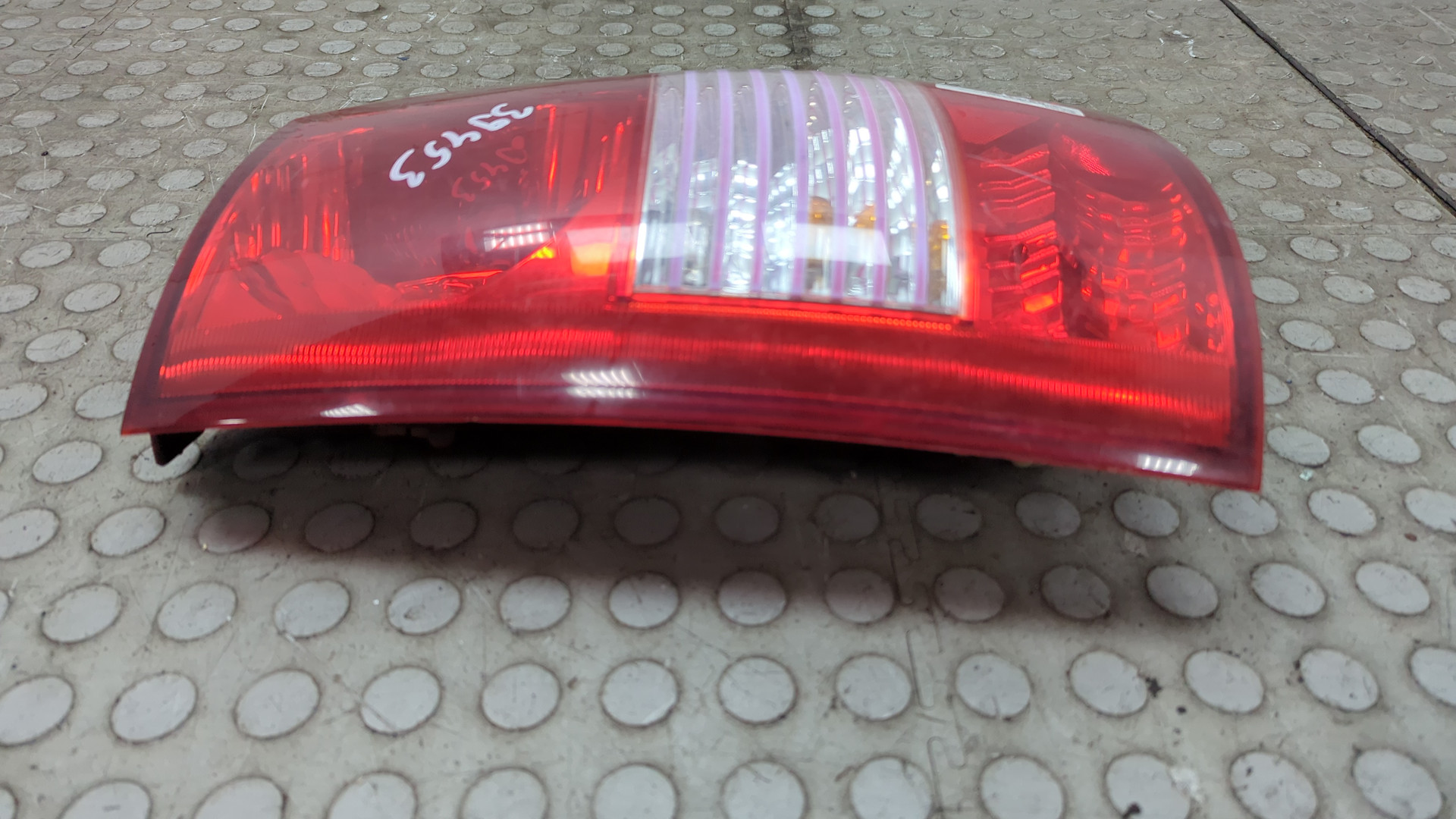 Фонарь задний левый