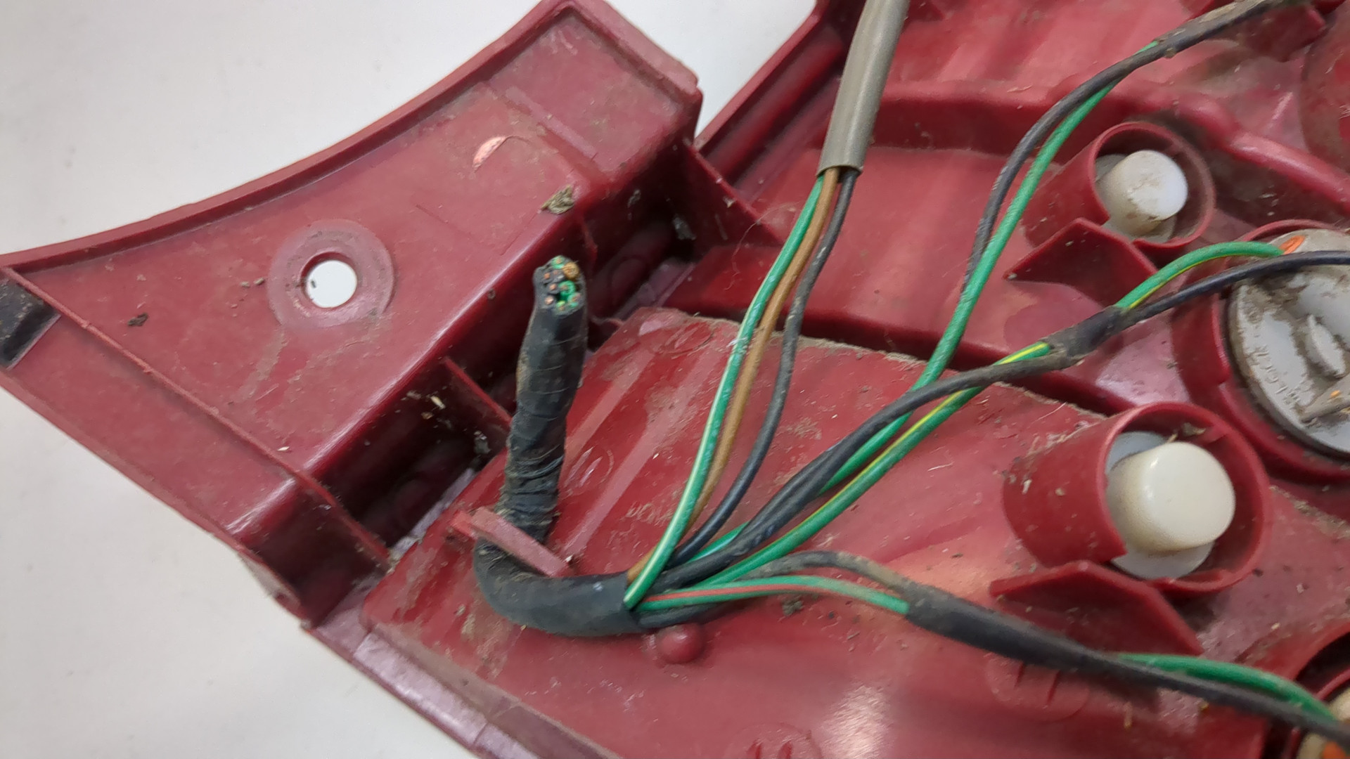 Фонарь задний левый