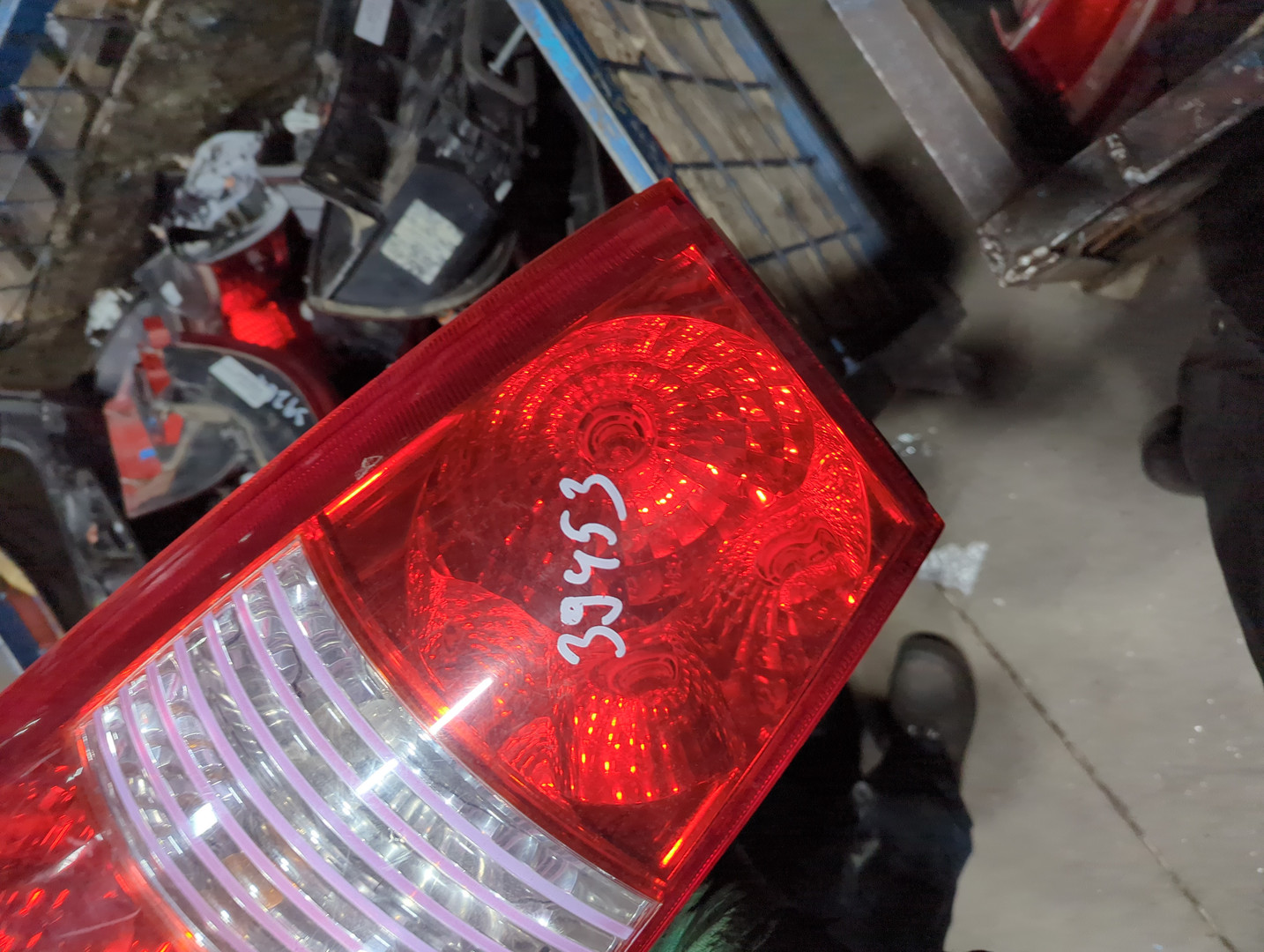 Фонарь задний левый