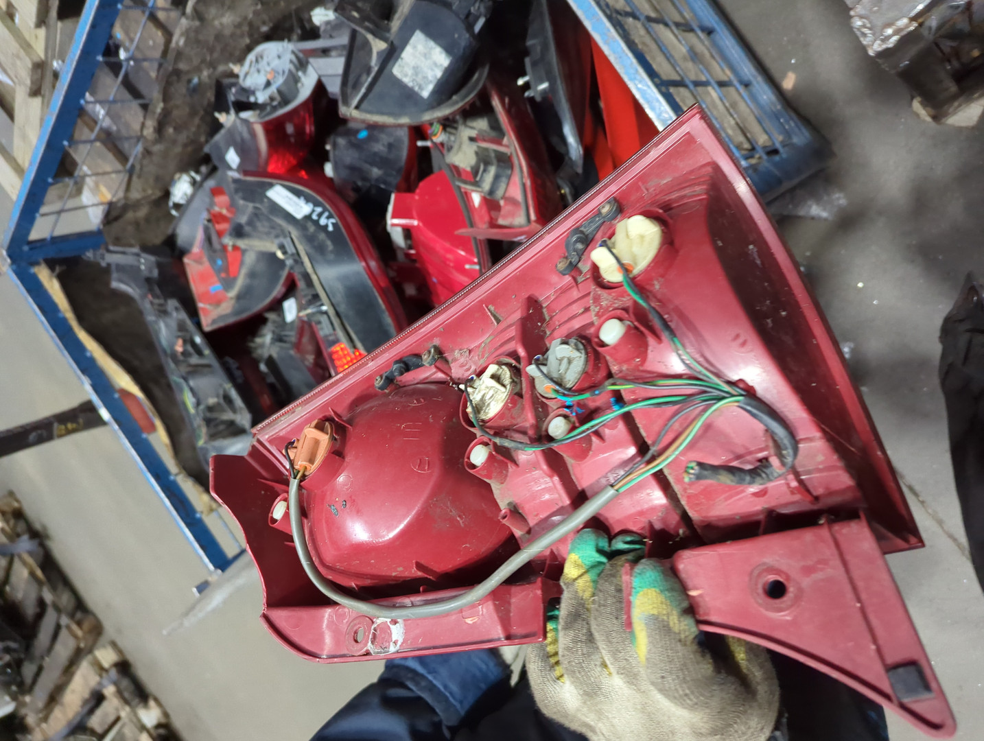 Фонарь задний левый