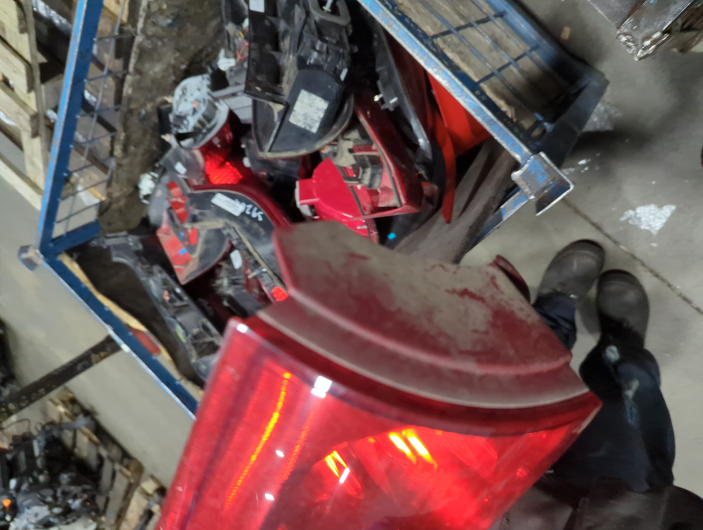 Фонарь задний левый