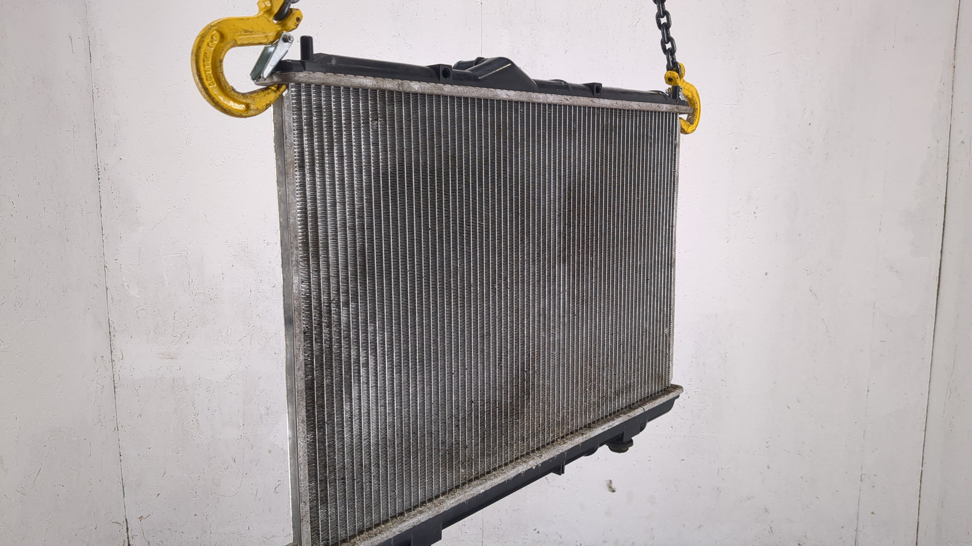 Радиатор охлаждения двигателя основной