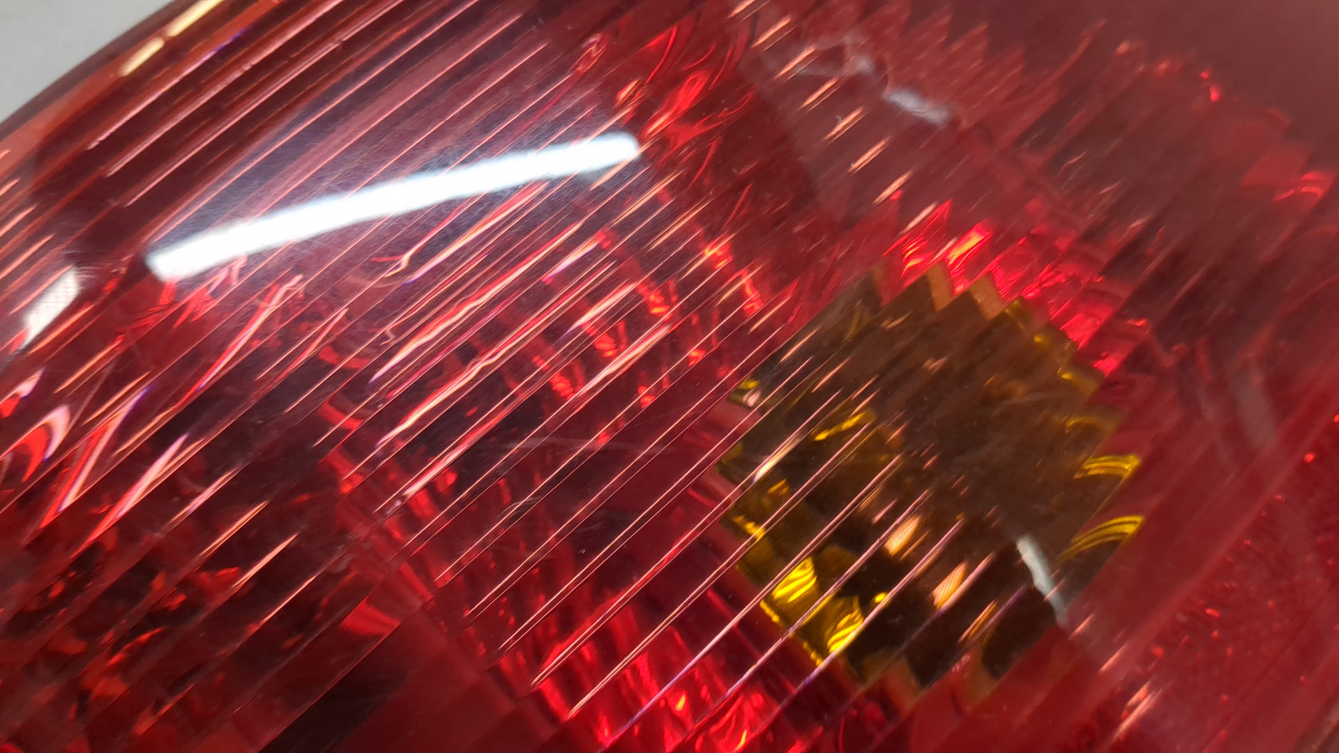 Фонарь задний левый