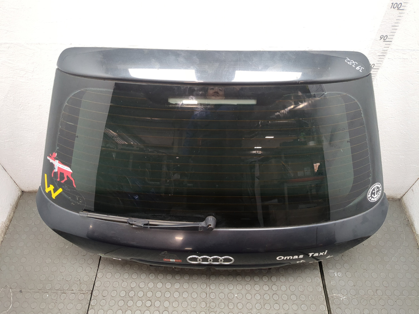 Дверь багажника