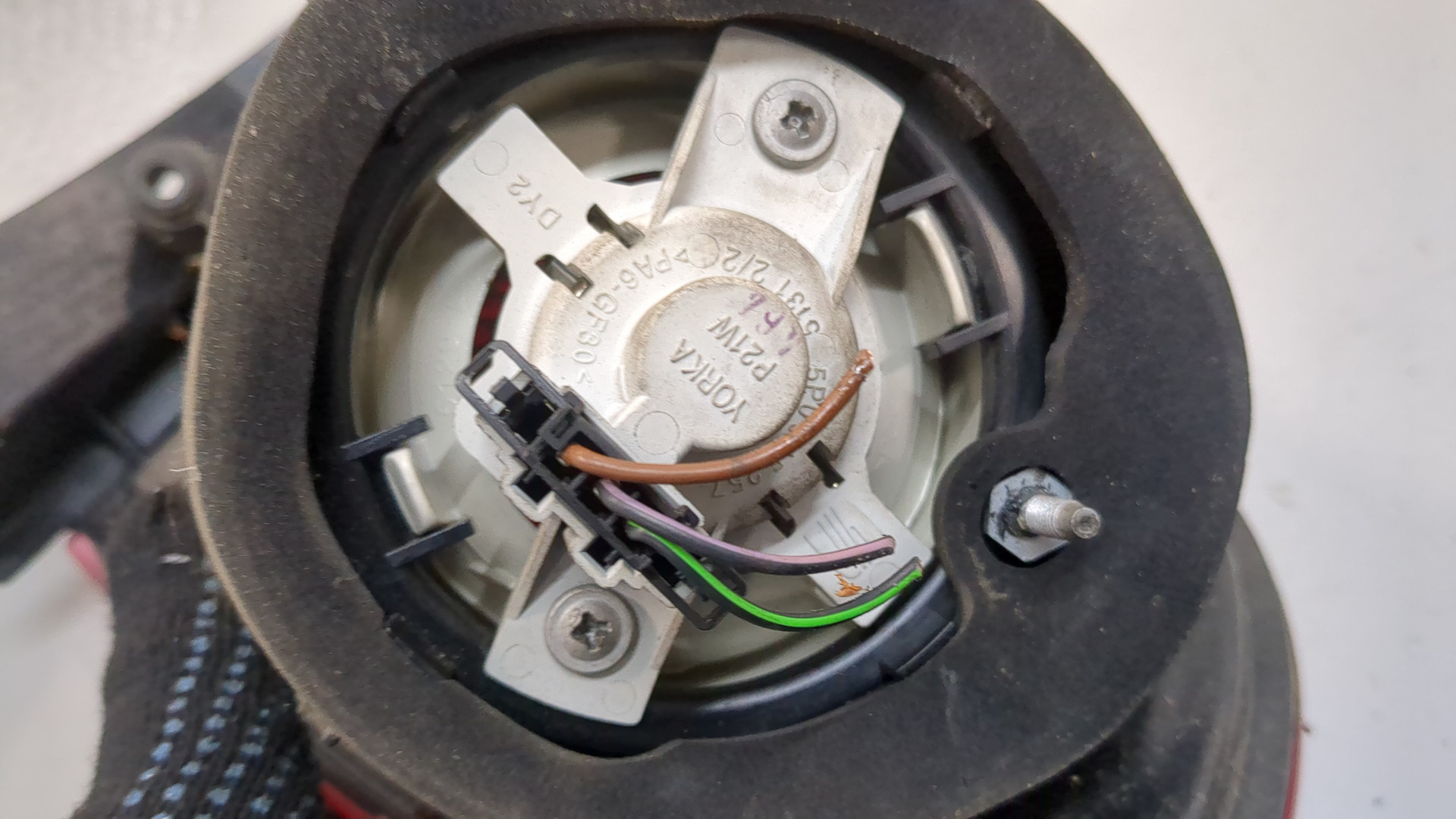 Фонарь задний правый