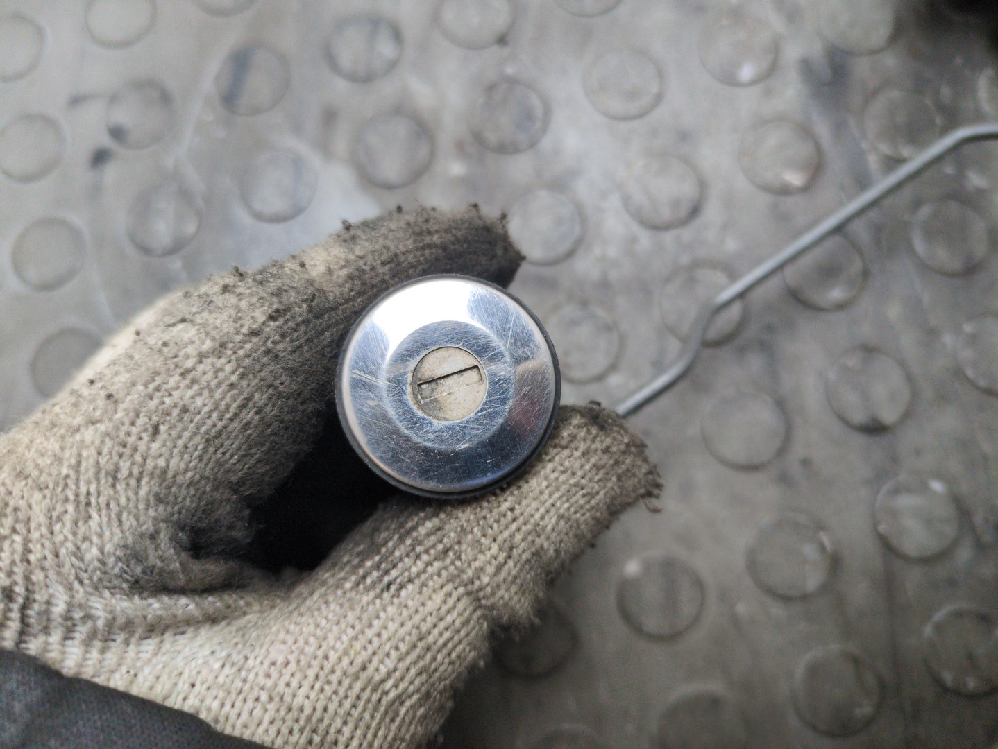 Замок багажника