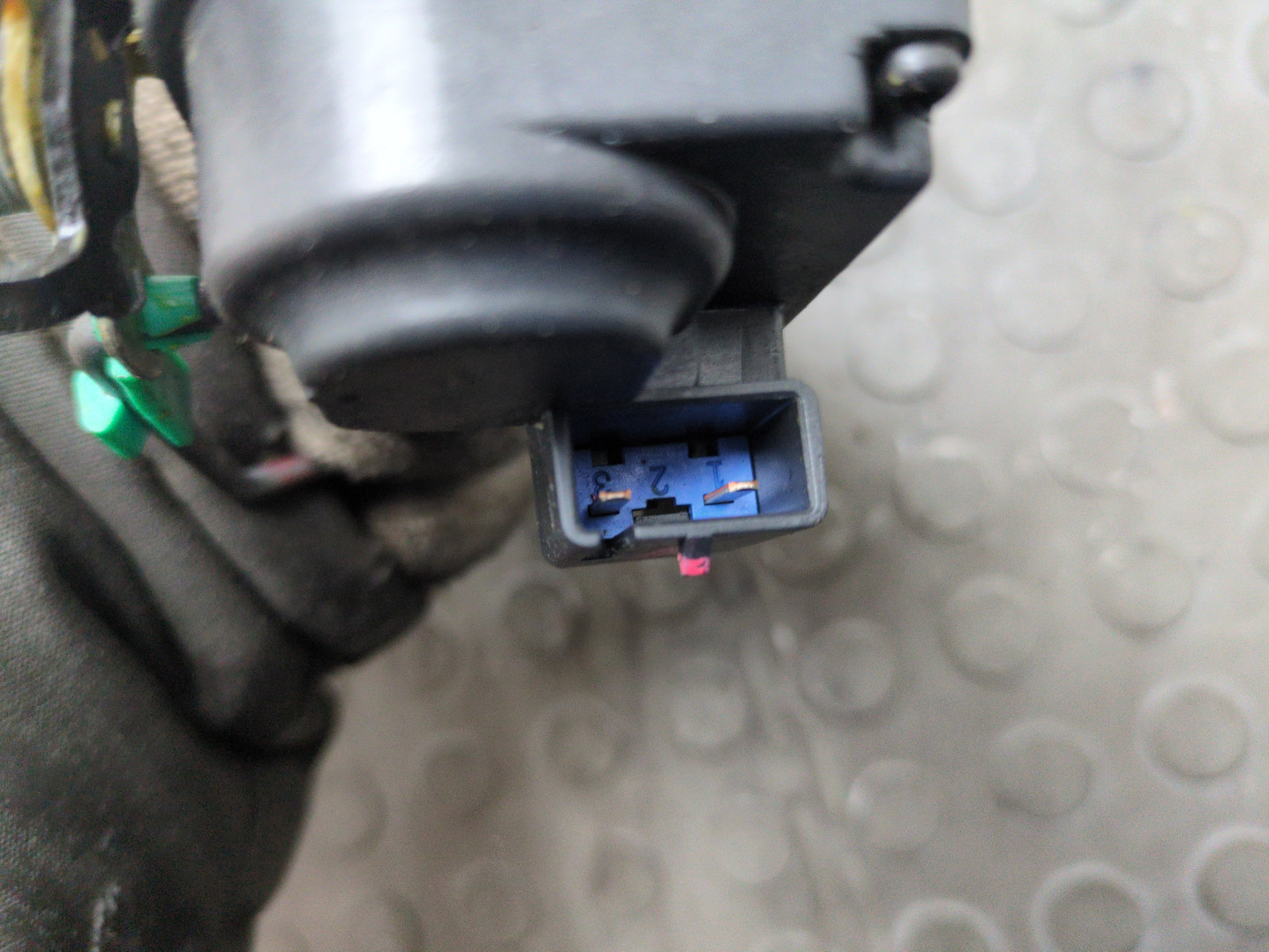 Замок багажника