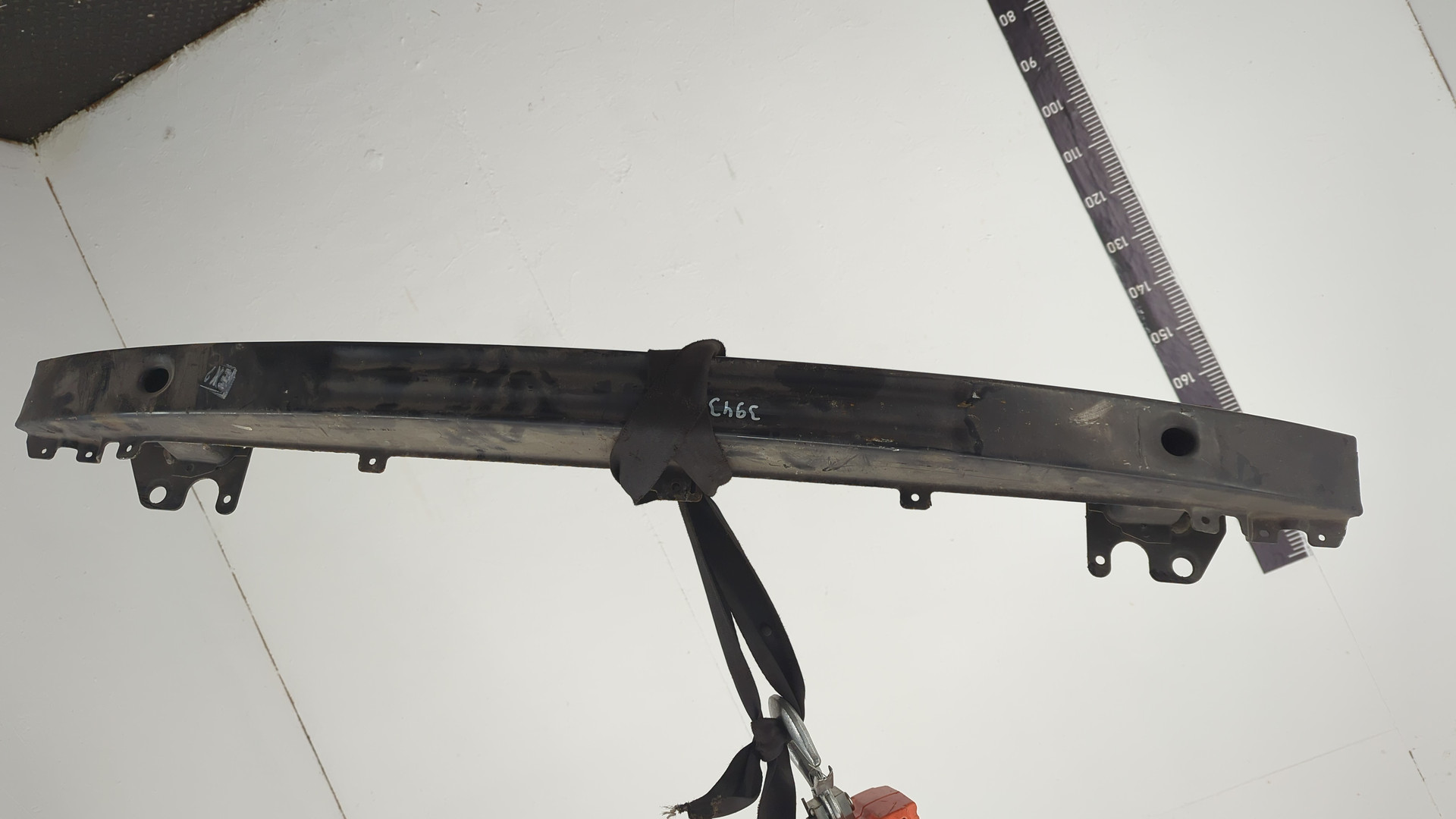 Усилитель переднего бампера