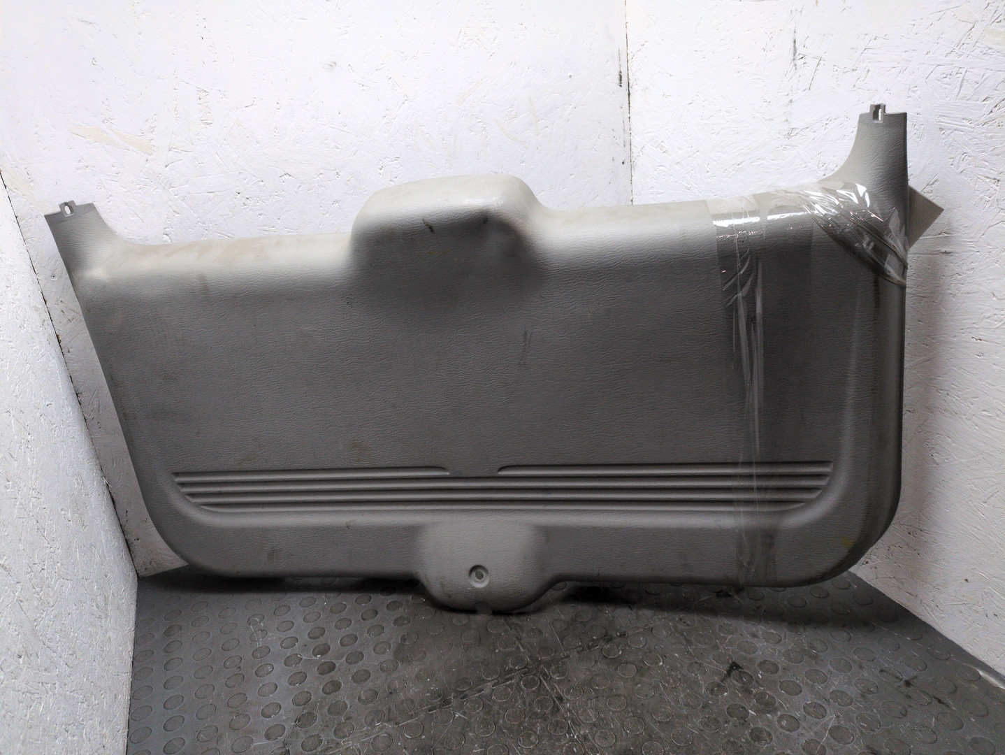 Обшивка двери багажника