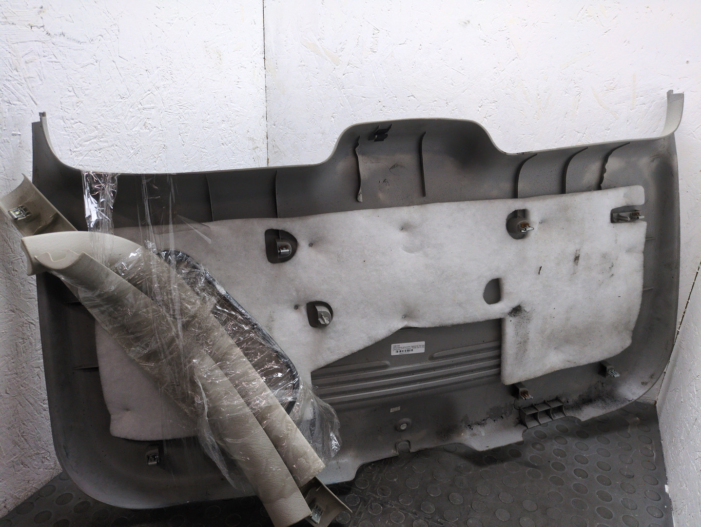 Обшивка двери багажника