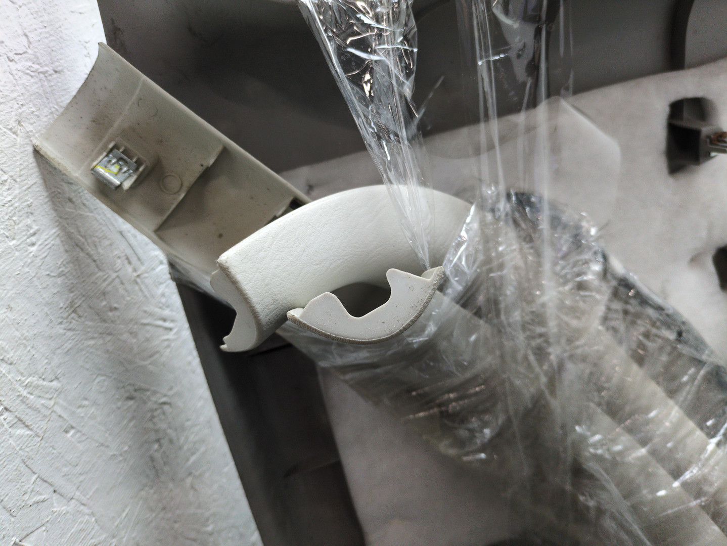 Обшивка двери багажника