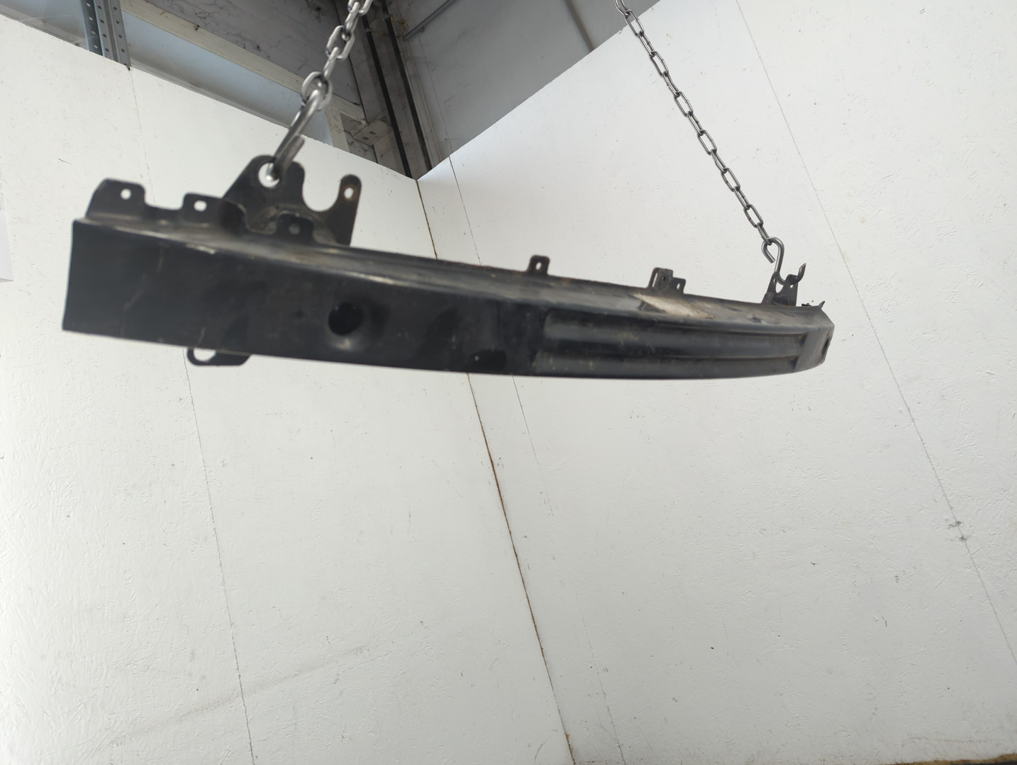 Усилитель переднего бампера