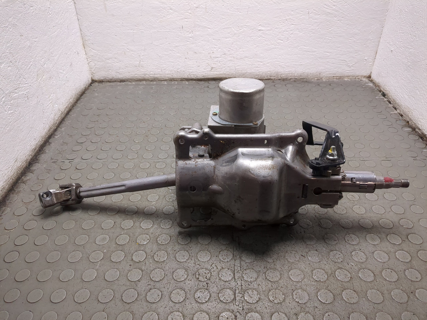 Серводвигатель рулевой рейки