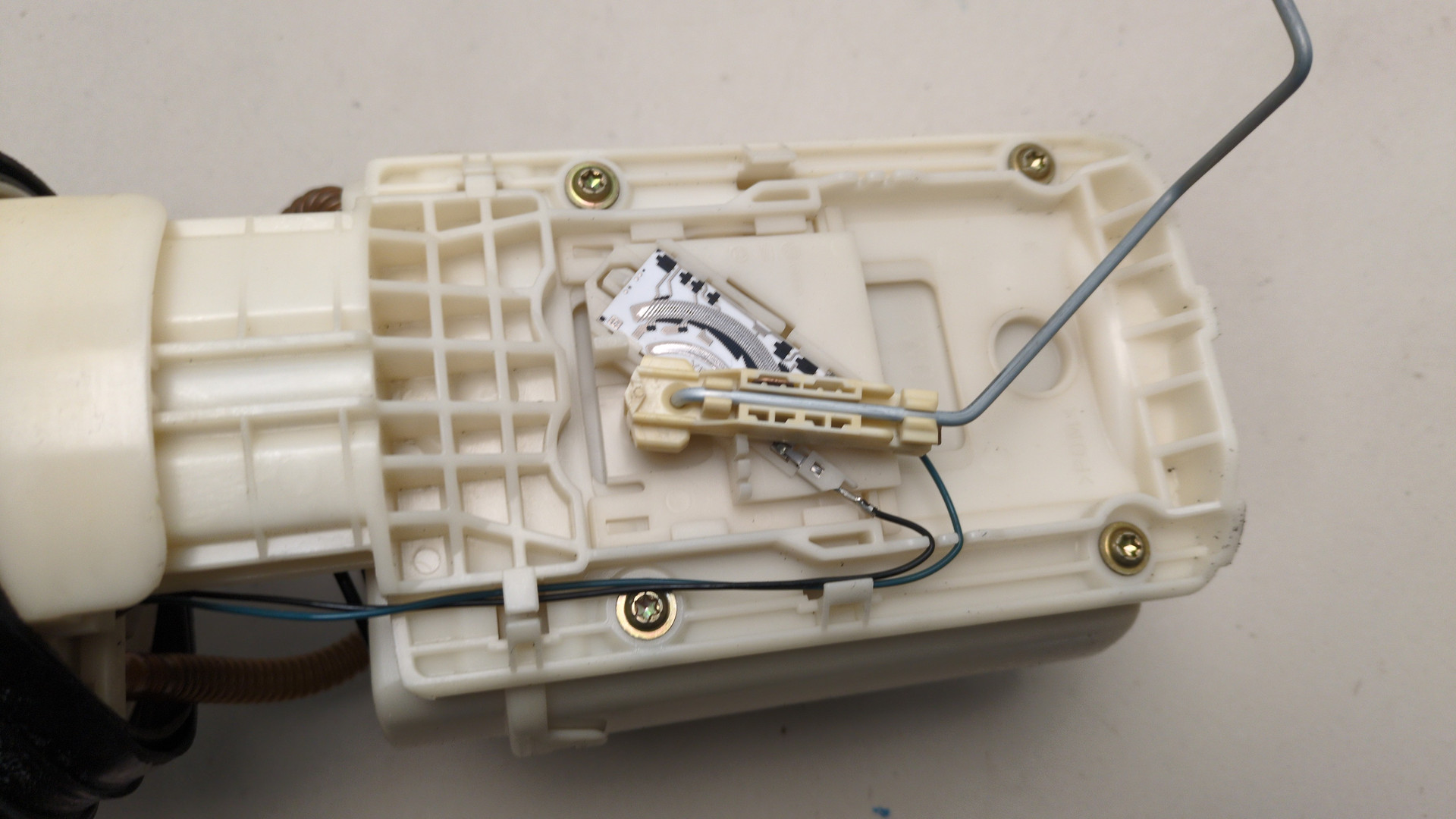 Насос топливный электрический