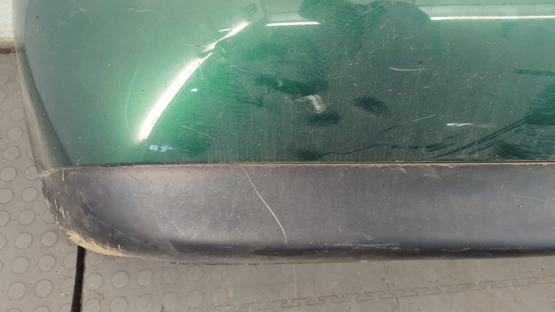 Бампер задний