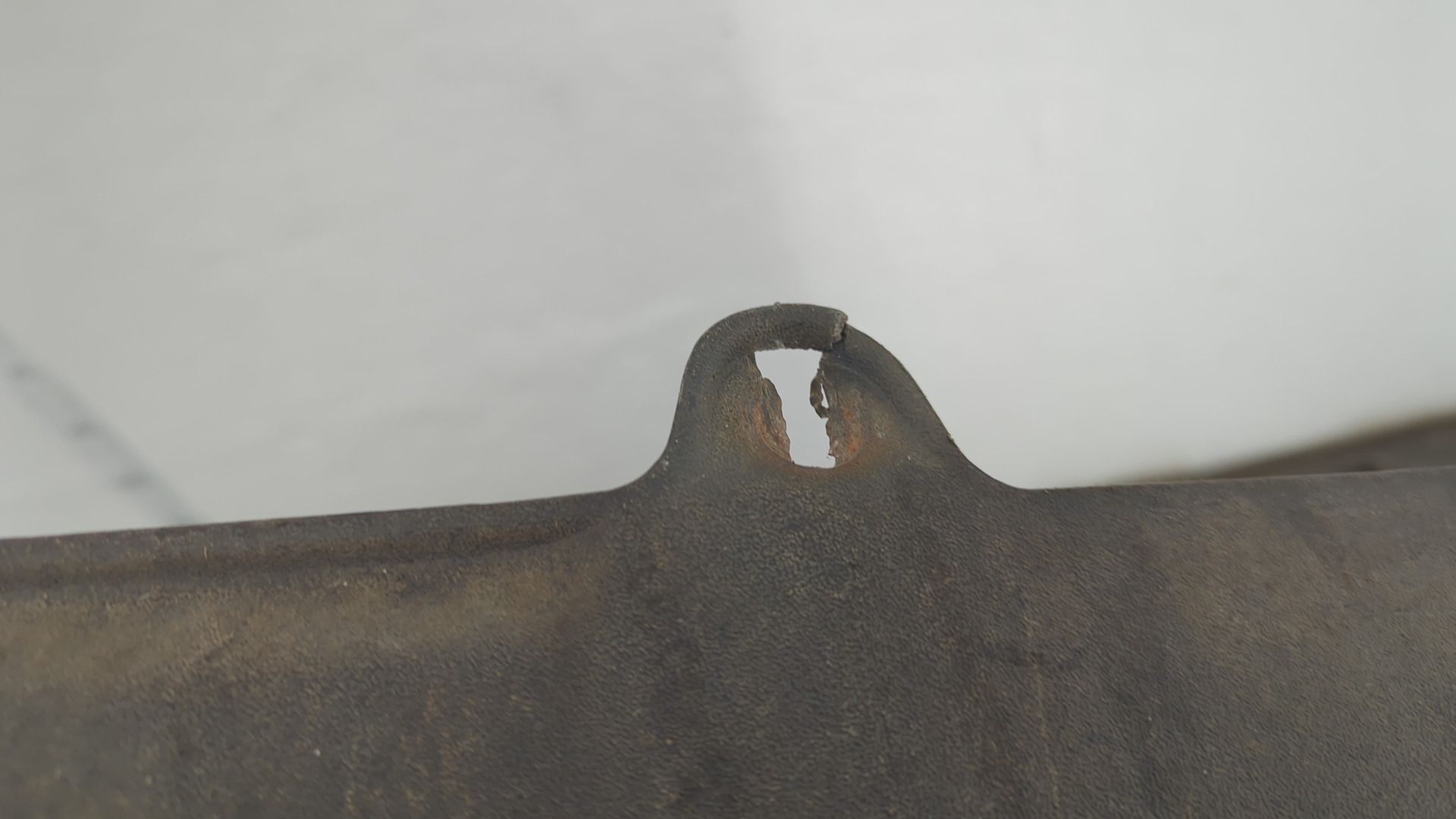 Бампер задний