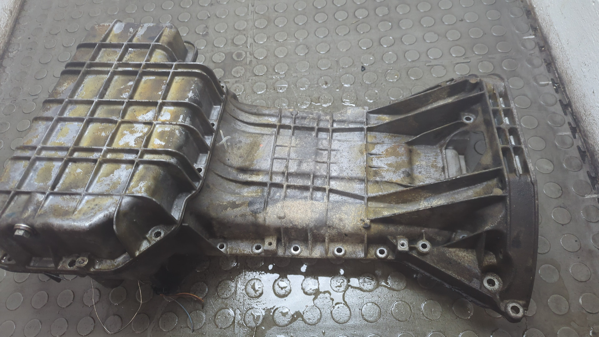 Поддон масляный двигателя (картер)