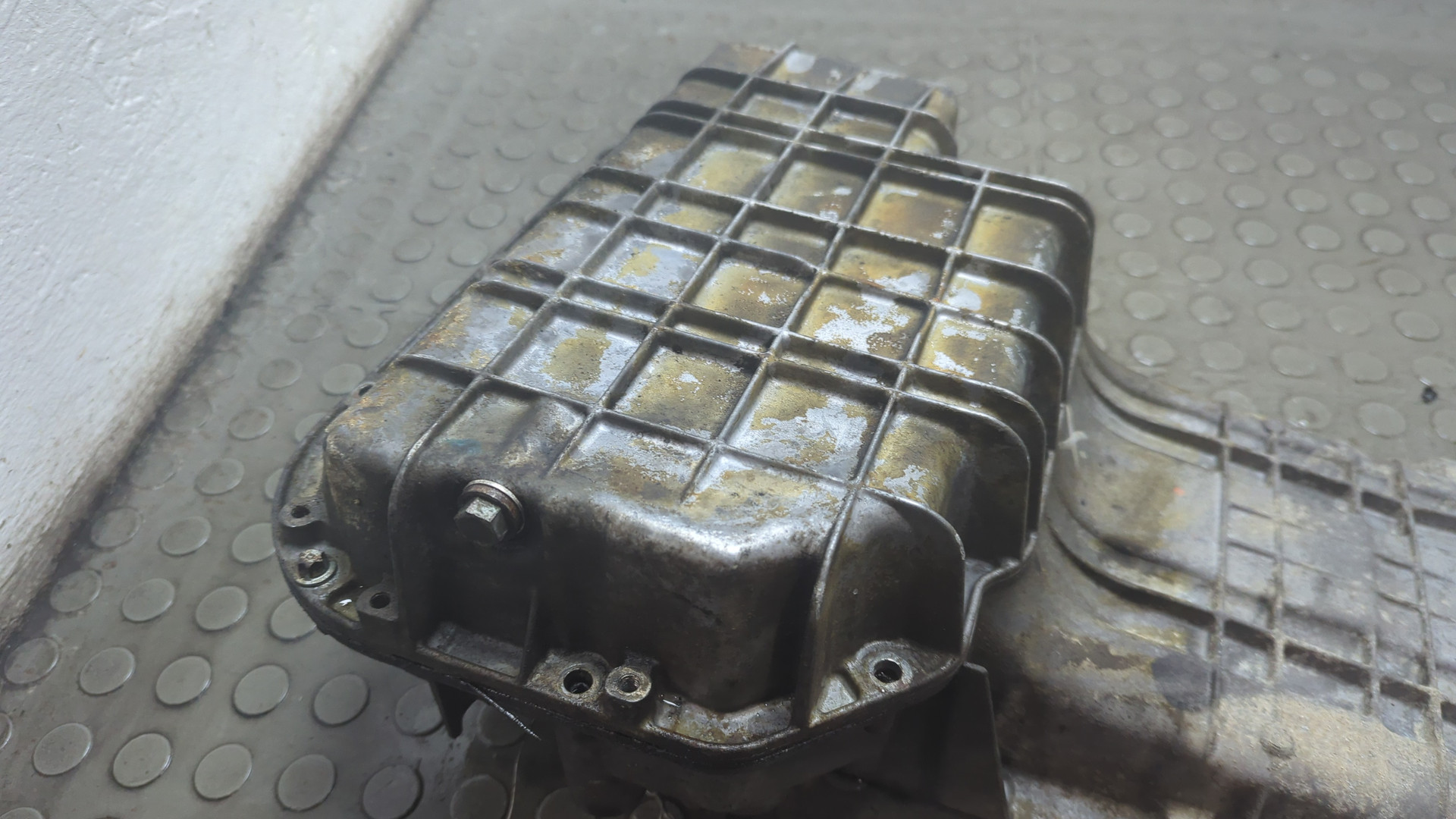 Поддон масляный двигателя (картер)