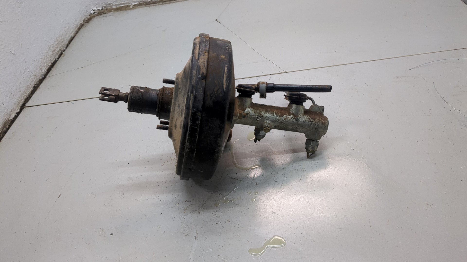 Цилиндр тормозной главный