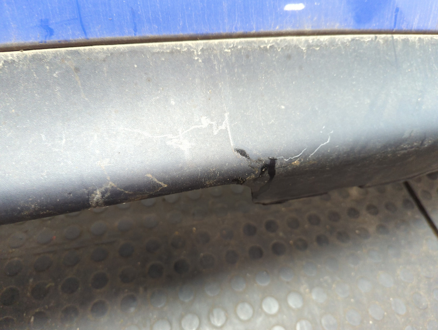 Бампер задний