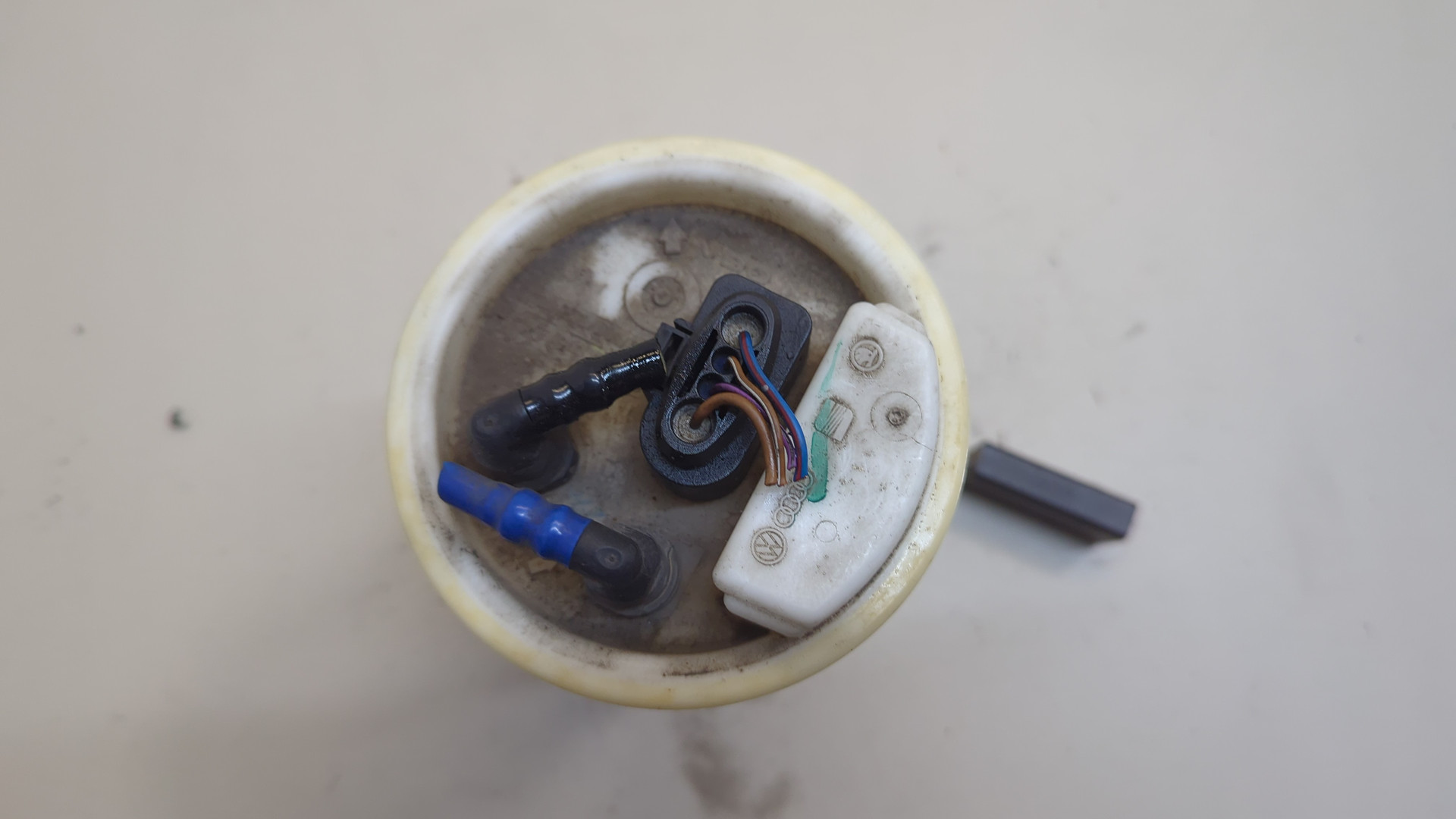 Насос топливный электрический