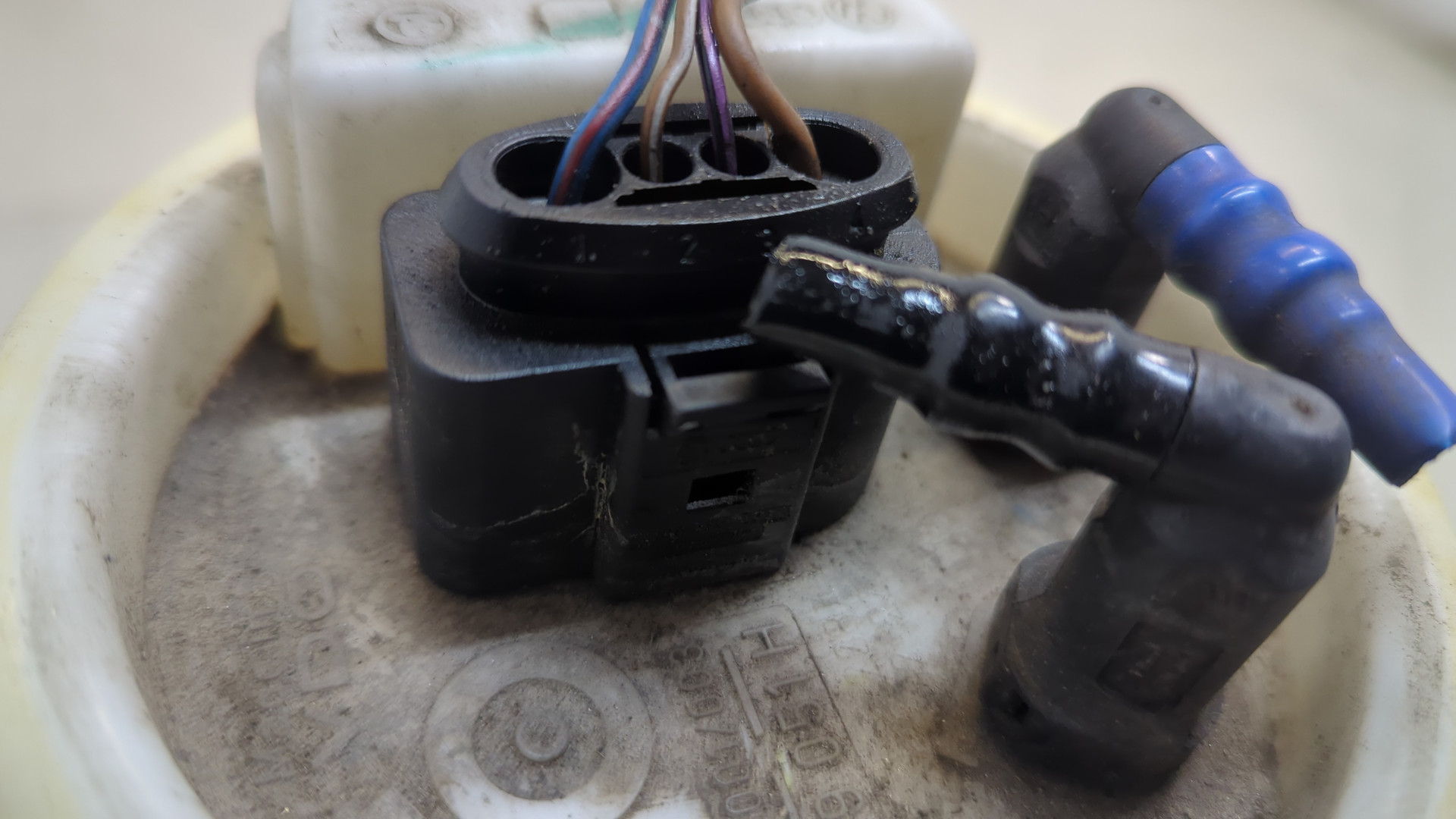 Насос топливный электрический