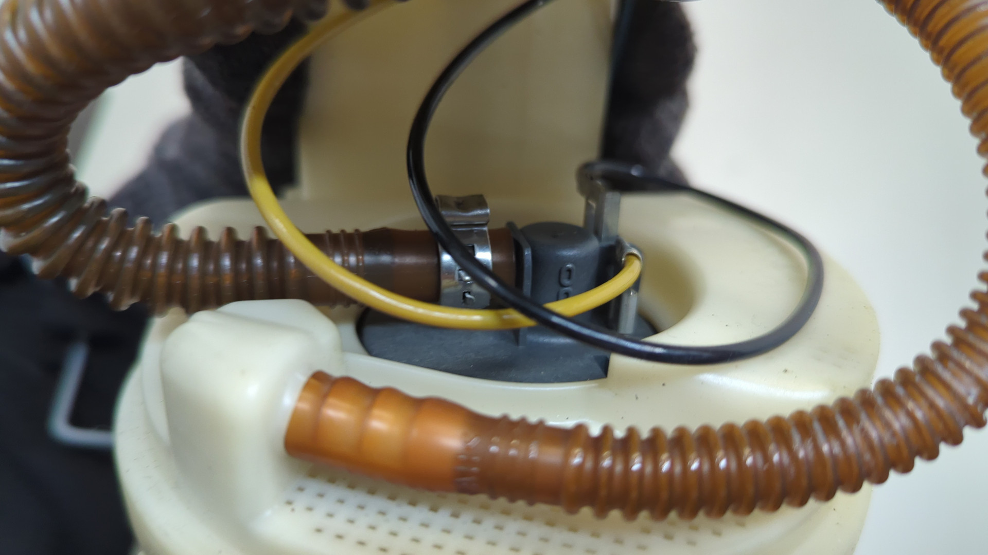 Насос топливный электрический