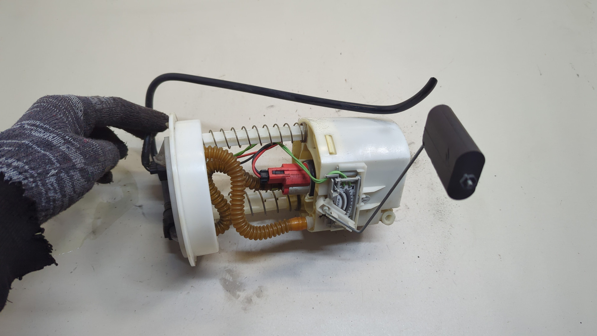 Насос топливный электрический