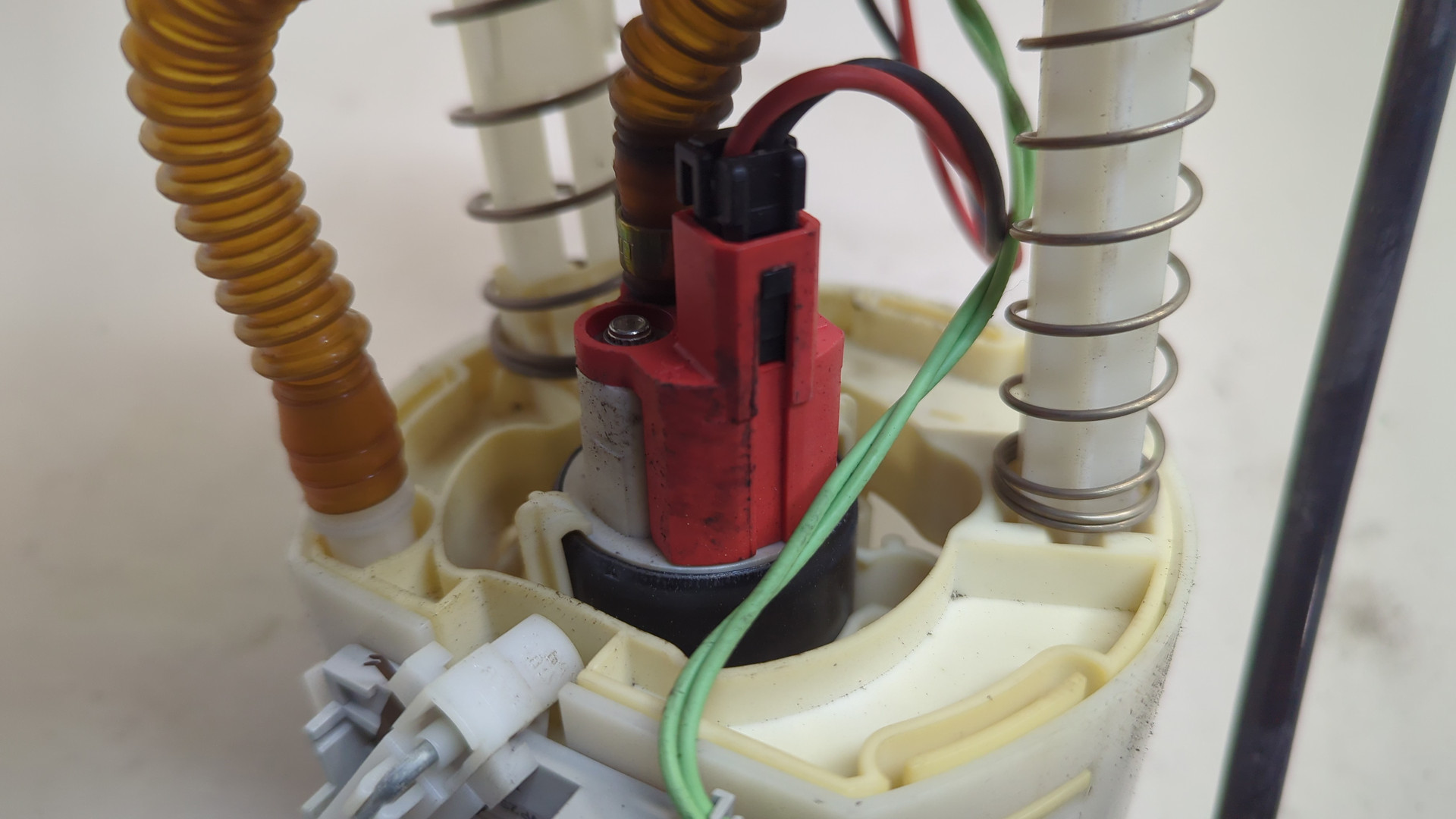 Насос топливный электрический