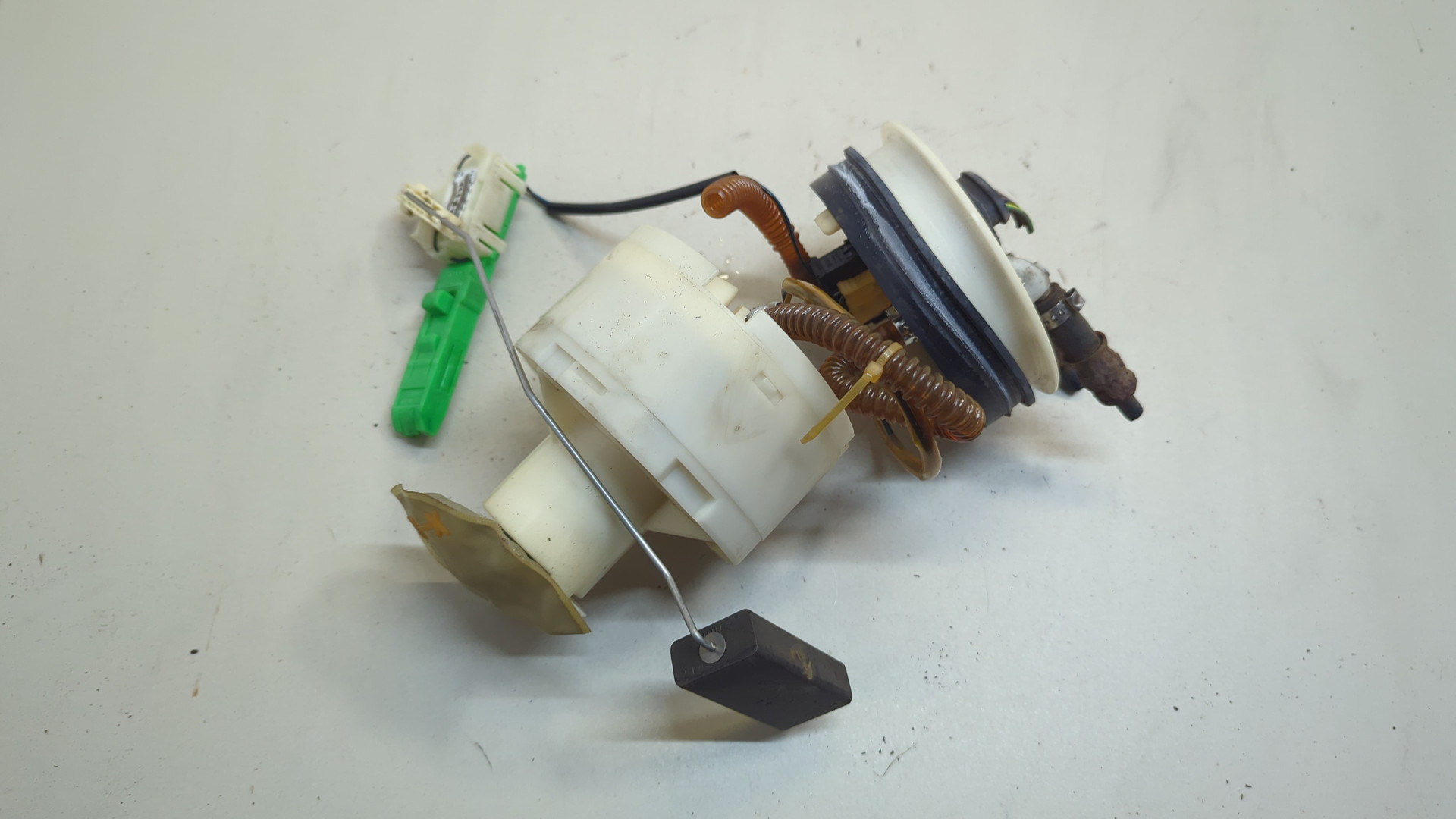 Насос топливный электрический