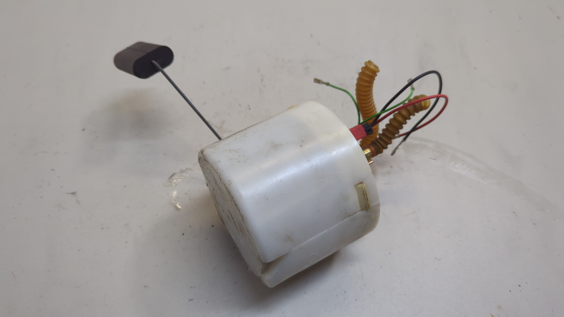 Насос топливный электрический