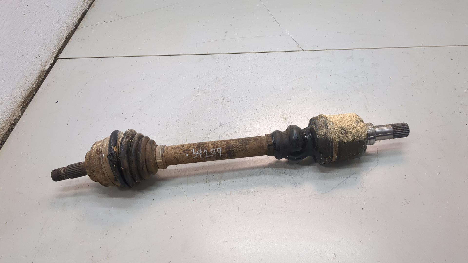 Полуось передняя левая