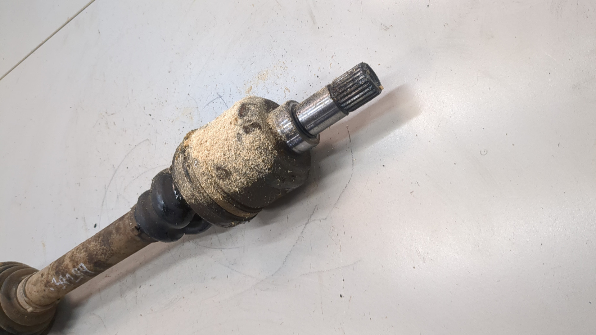 Полуось передняя левая