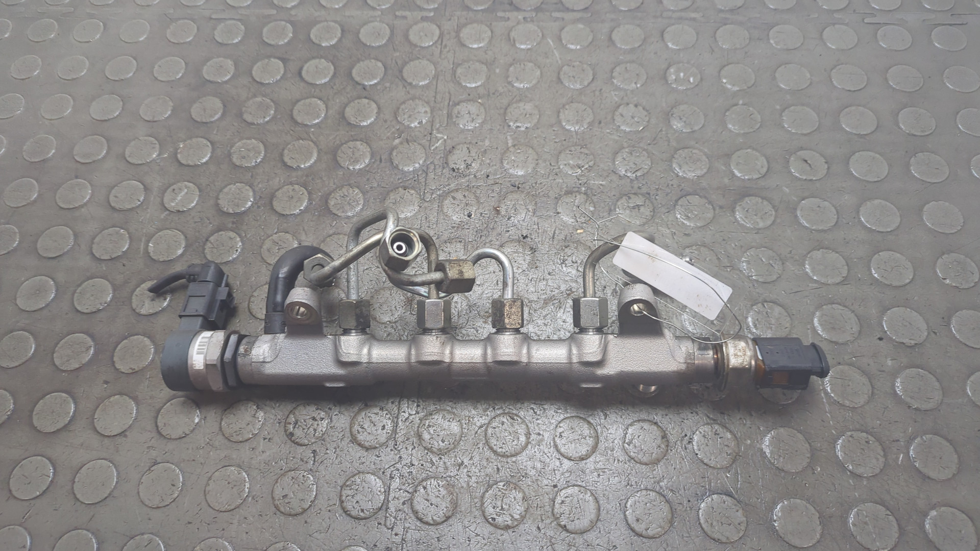 Рейка топливная (рампа)