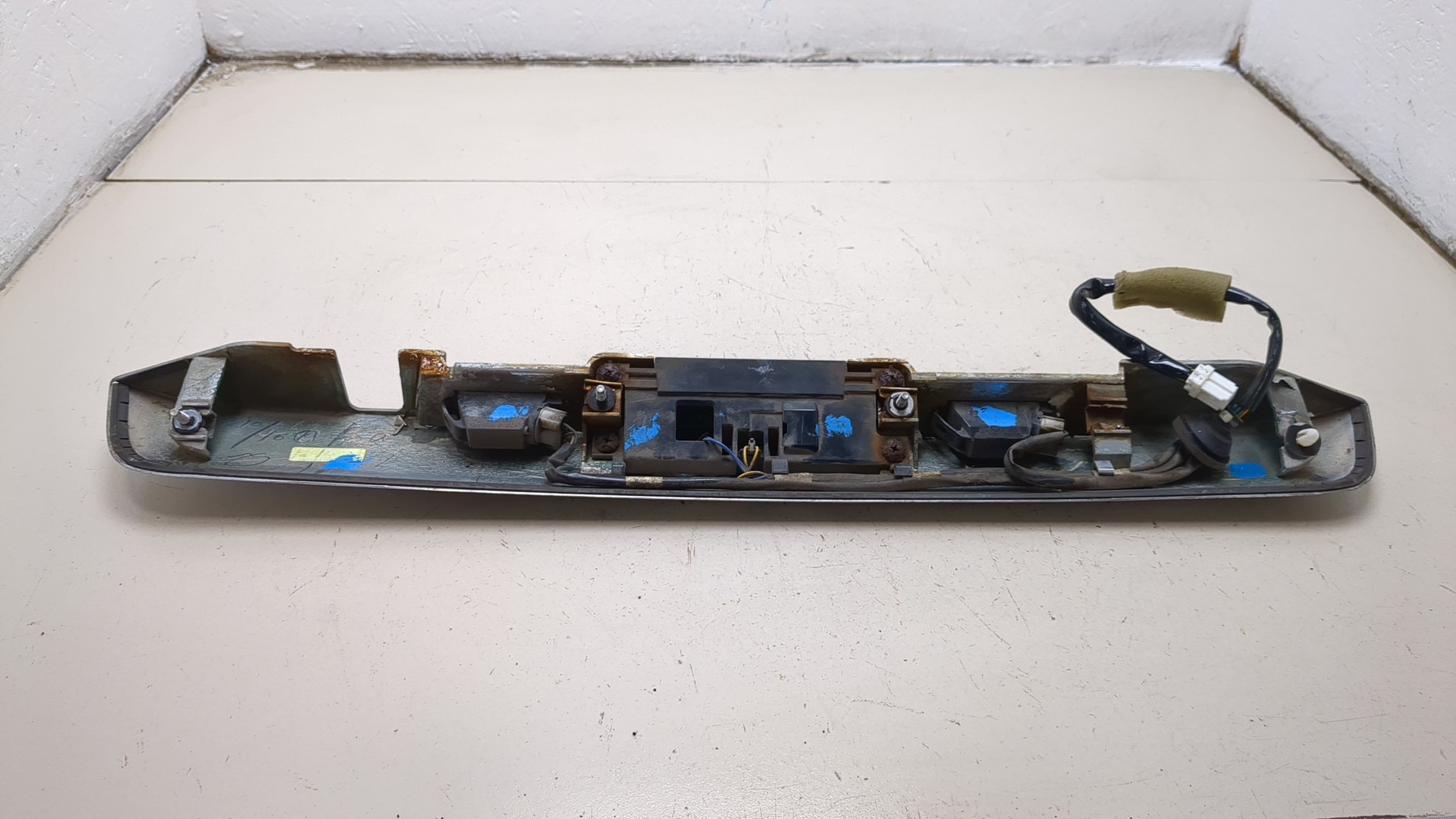 Фонарь подсветки номера