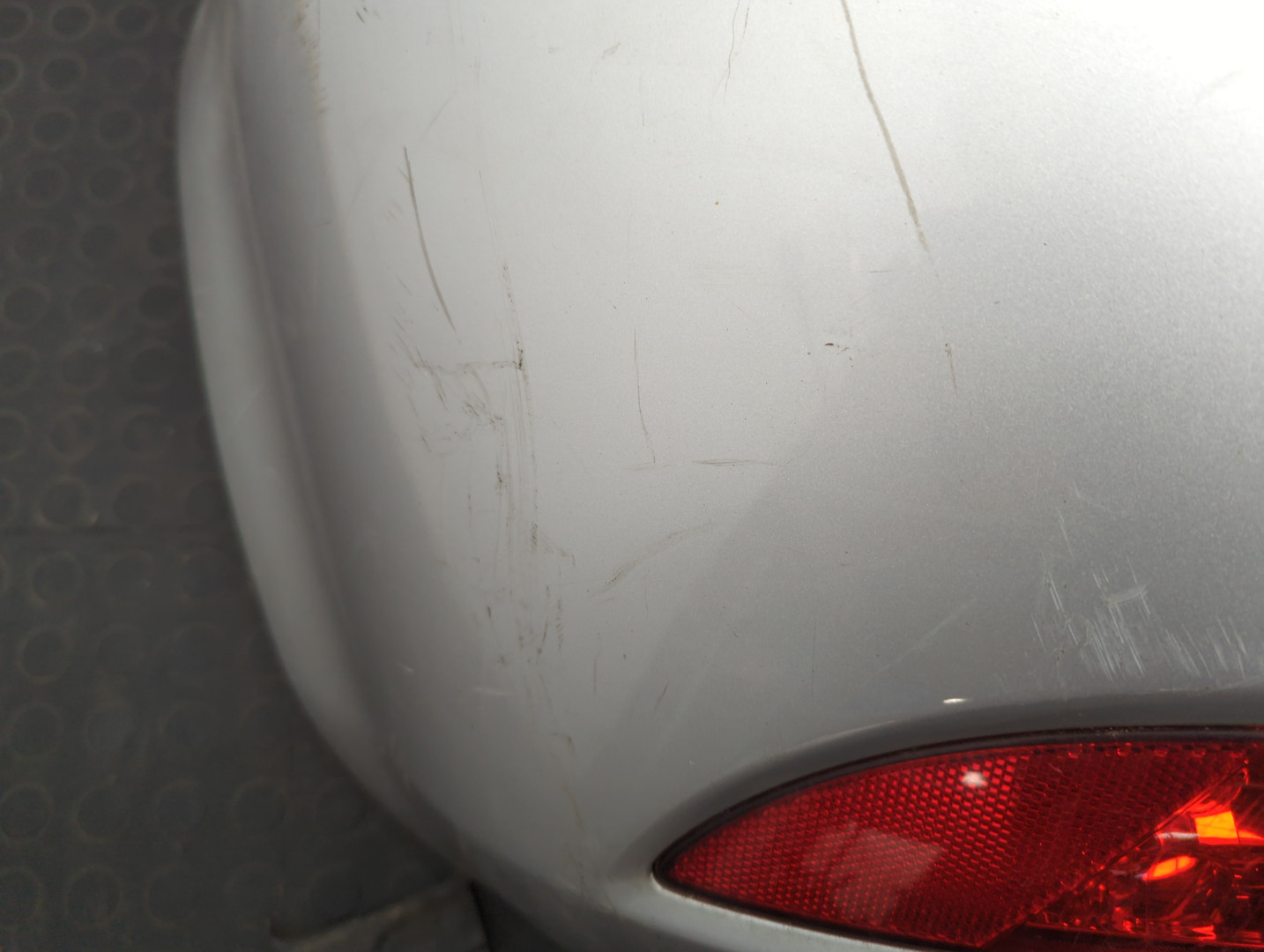 Бампер задний