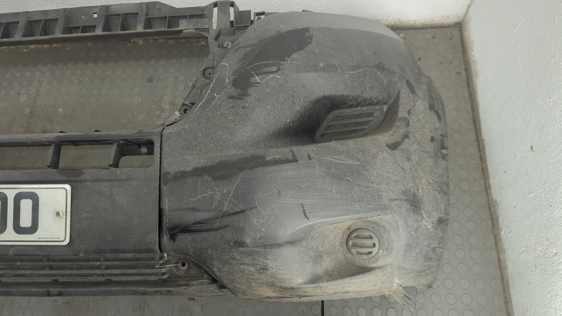 Бампер передний