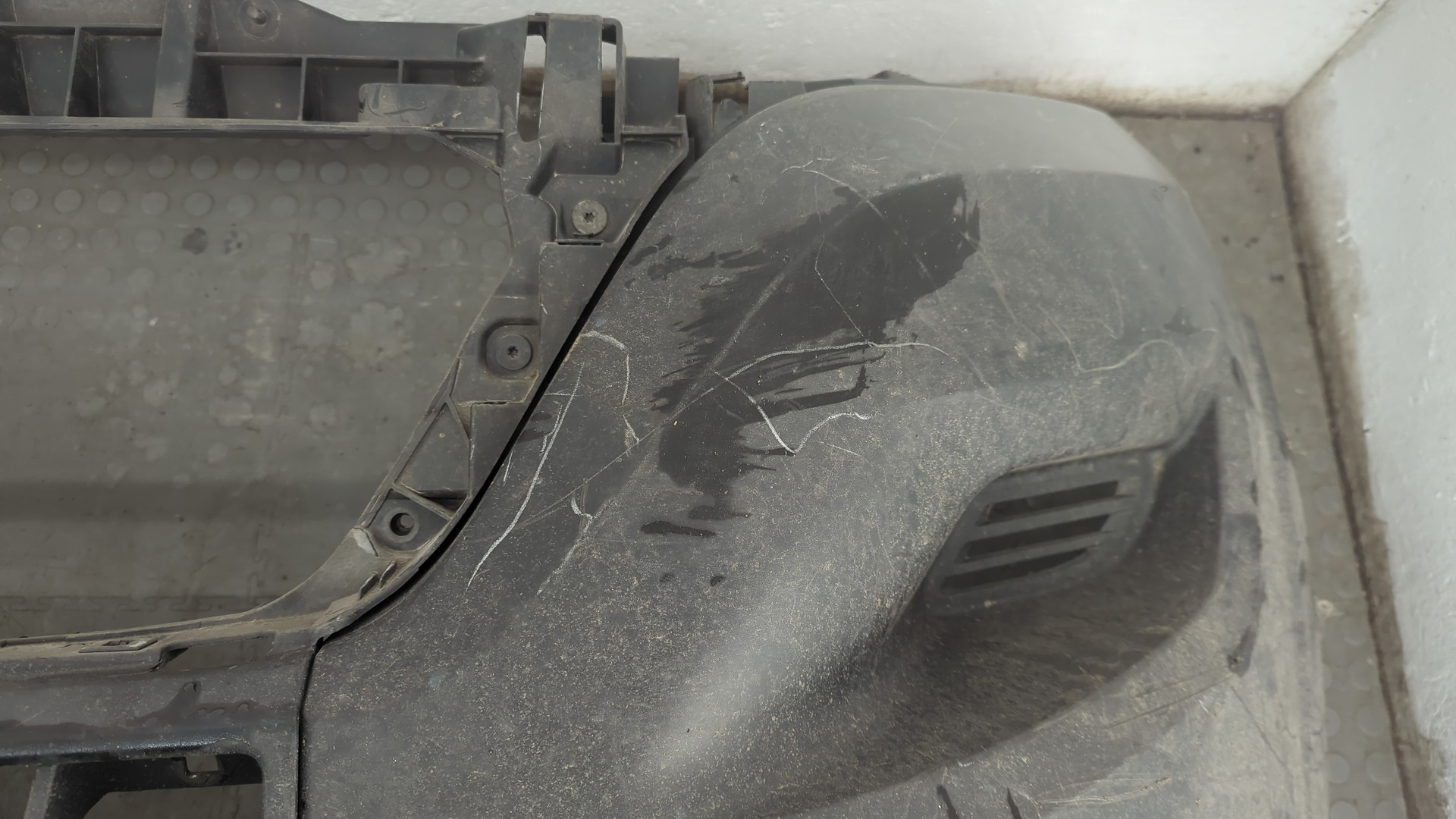 Бампер передний