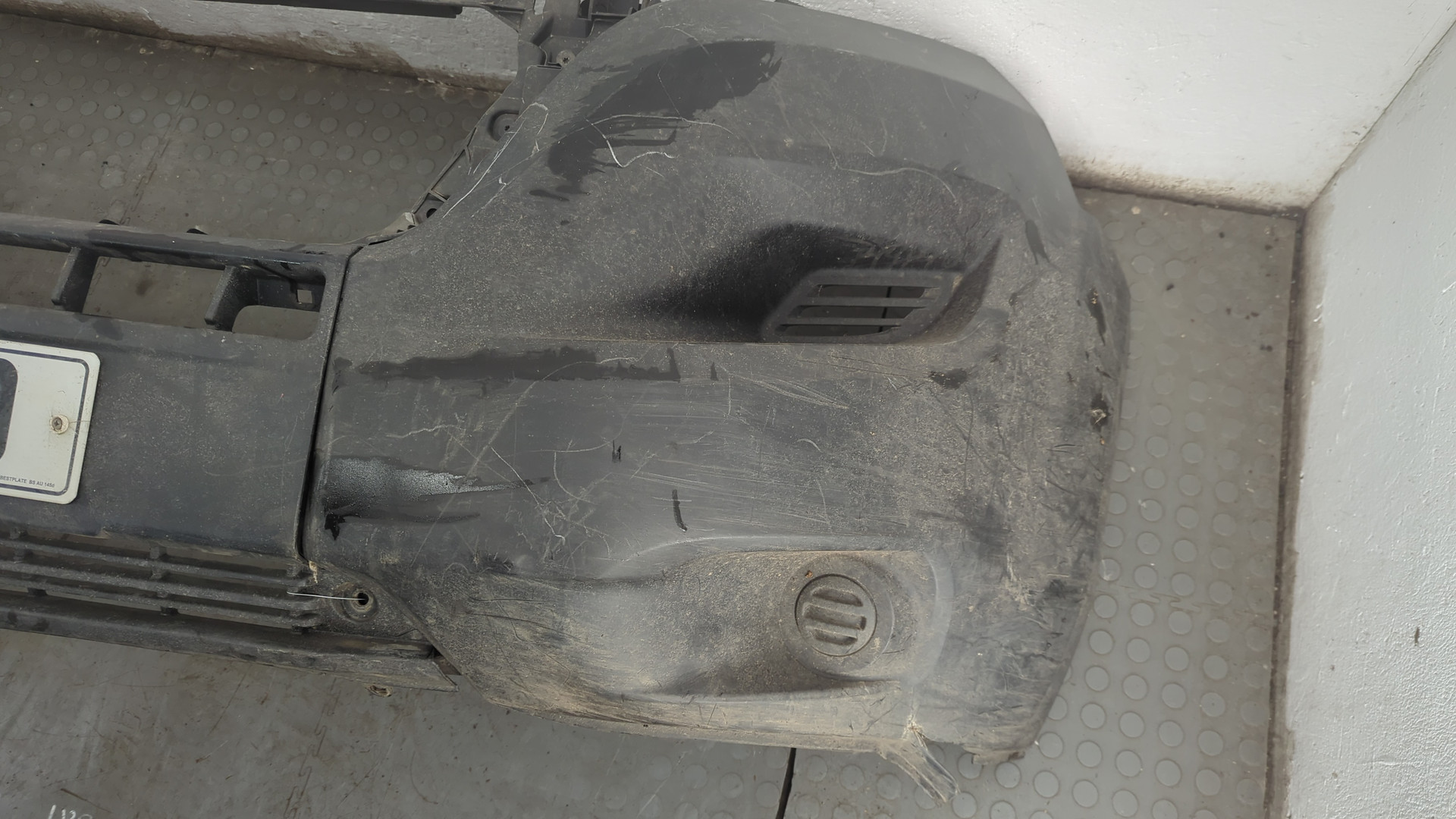 Бампер передний