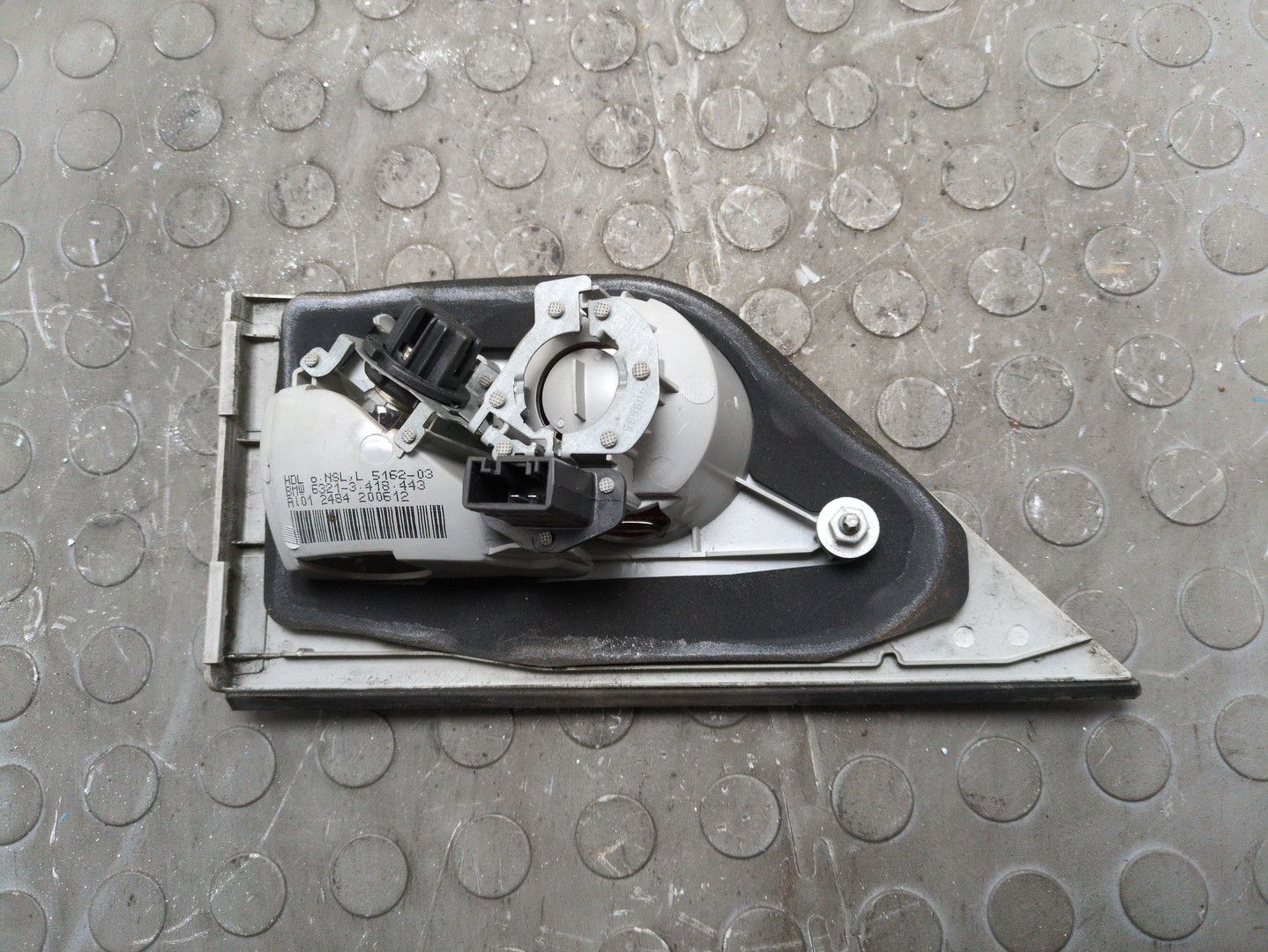 Фонарь задний внутренний правый