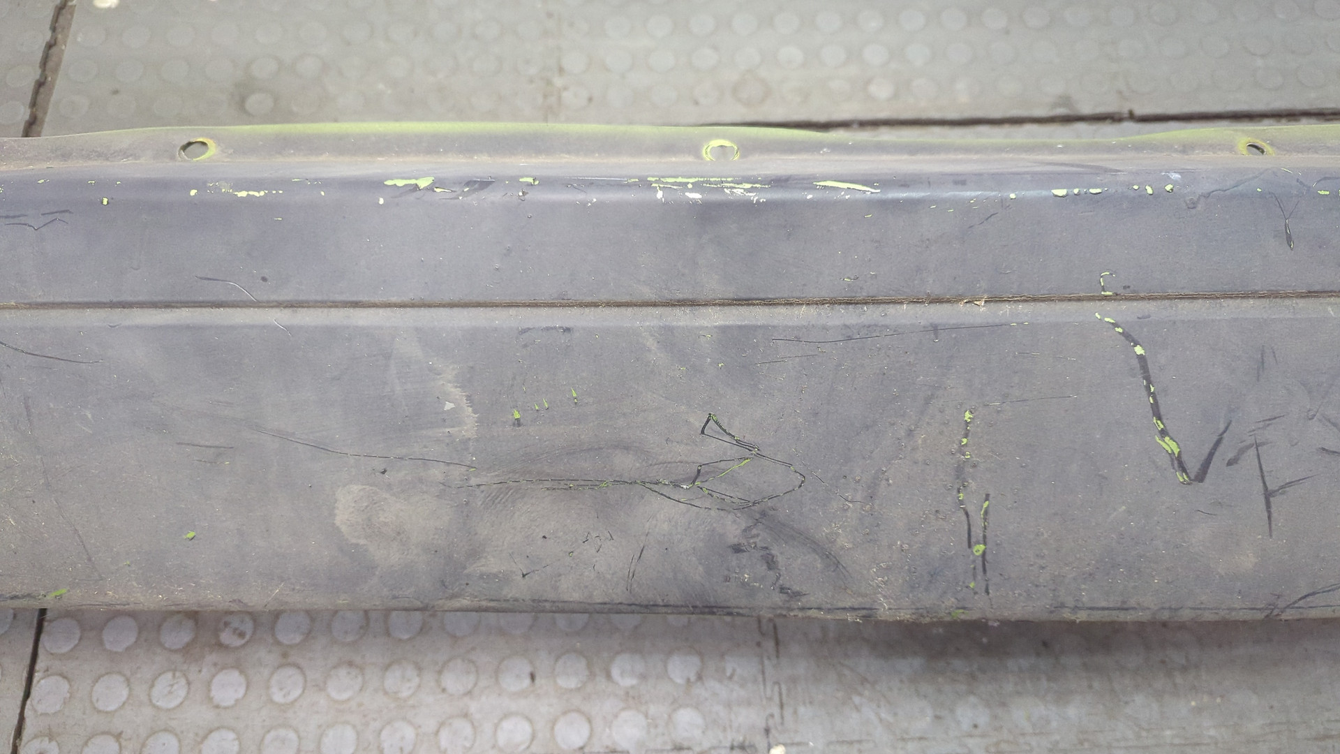 Бампер задний