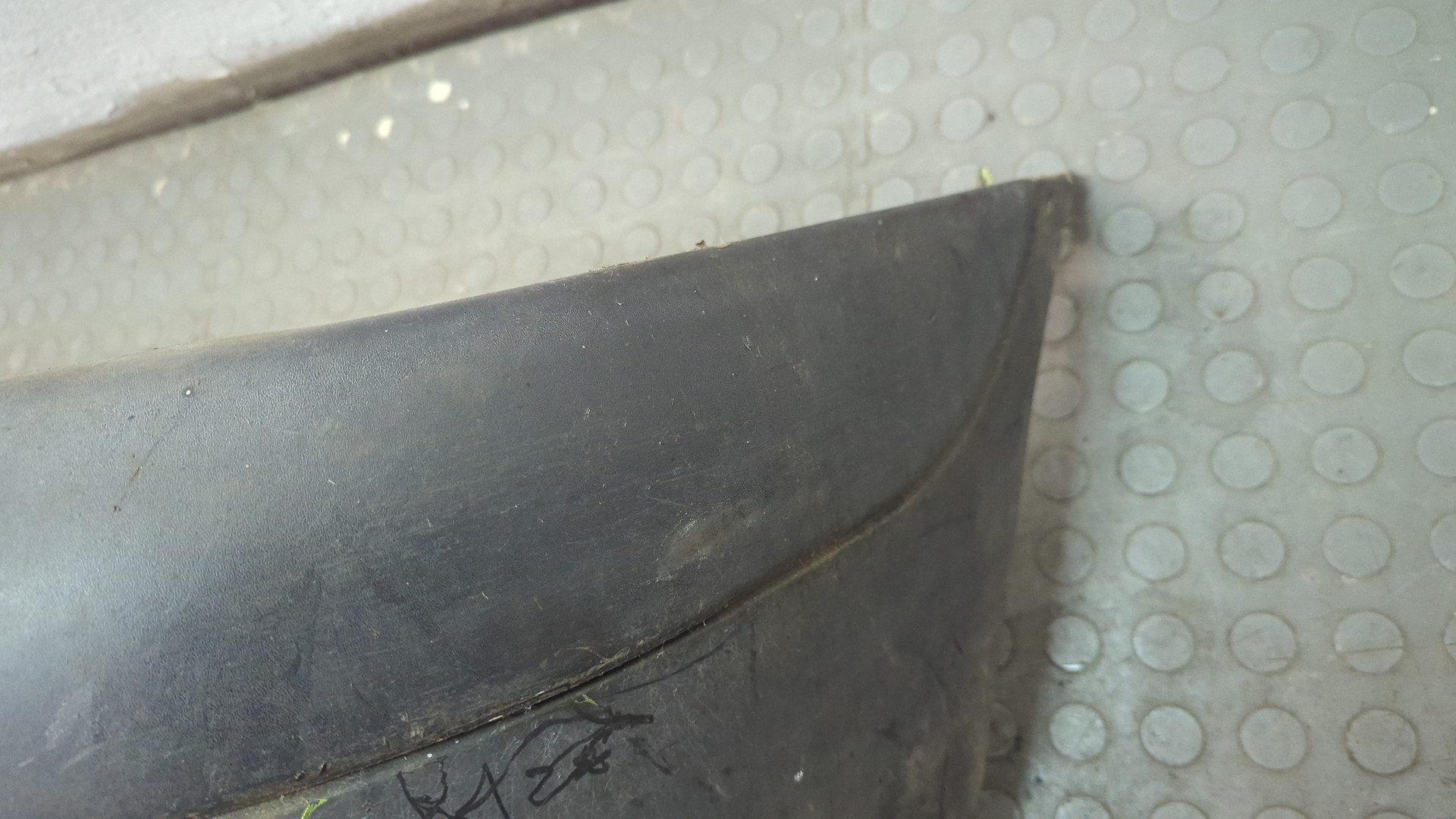 Бампер задний