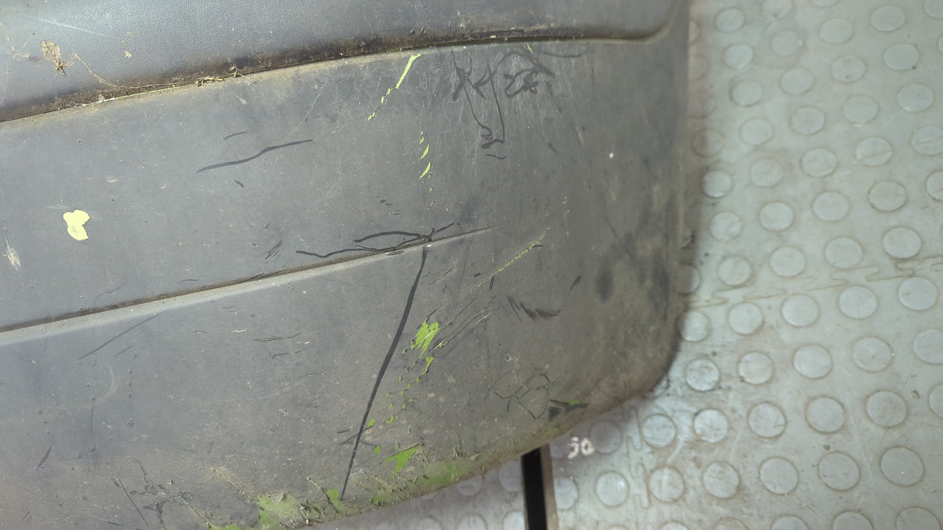 Бампер задний