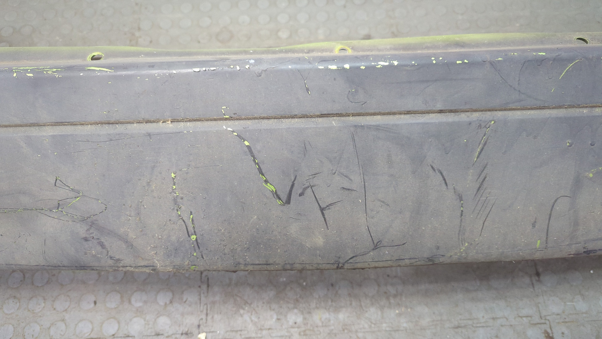 Бампер задний